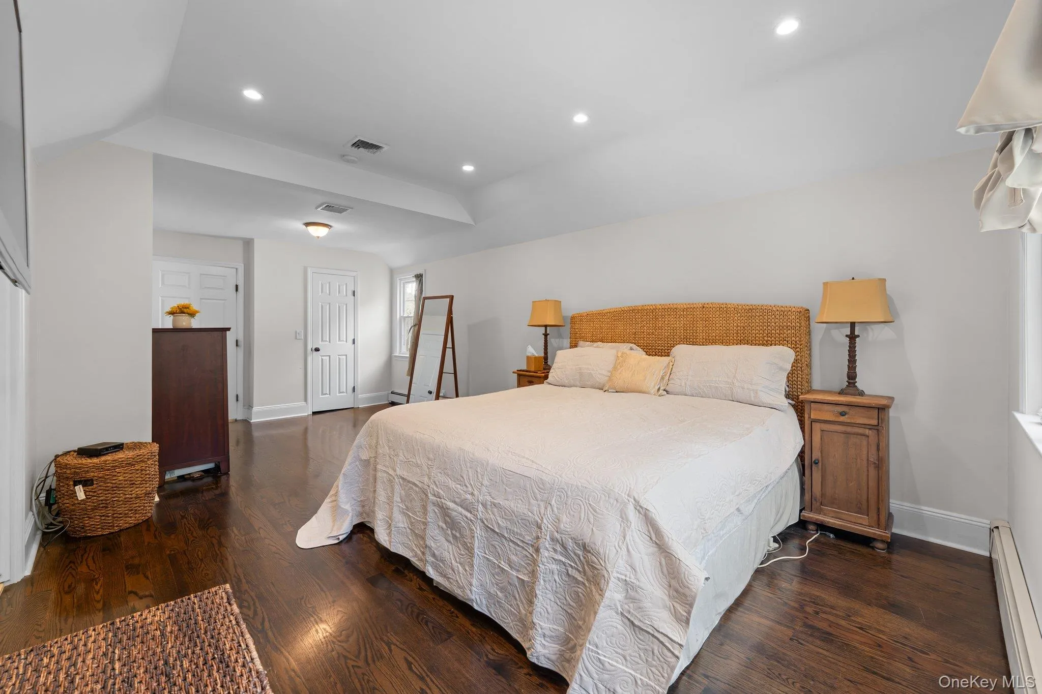 33 Ogden Avenue, North Hempstead, NY, 3 Bedrooms Bedrooms, 8 Rooms Rooms,2 BathroomsBathrooms,Residential,For Rent,Ogden,0,1046977 33 Ogden Avenue, North Hempstead, NY, 3 Bedrooms Bedrooms, 8 Rooms Rooms,2 BathroomsBathrooms,Residential,For Rent,Ogden,0,1046977