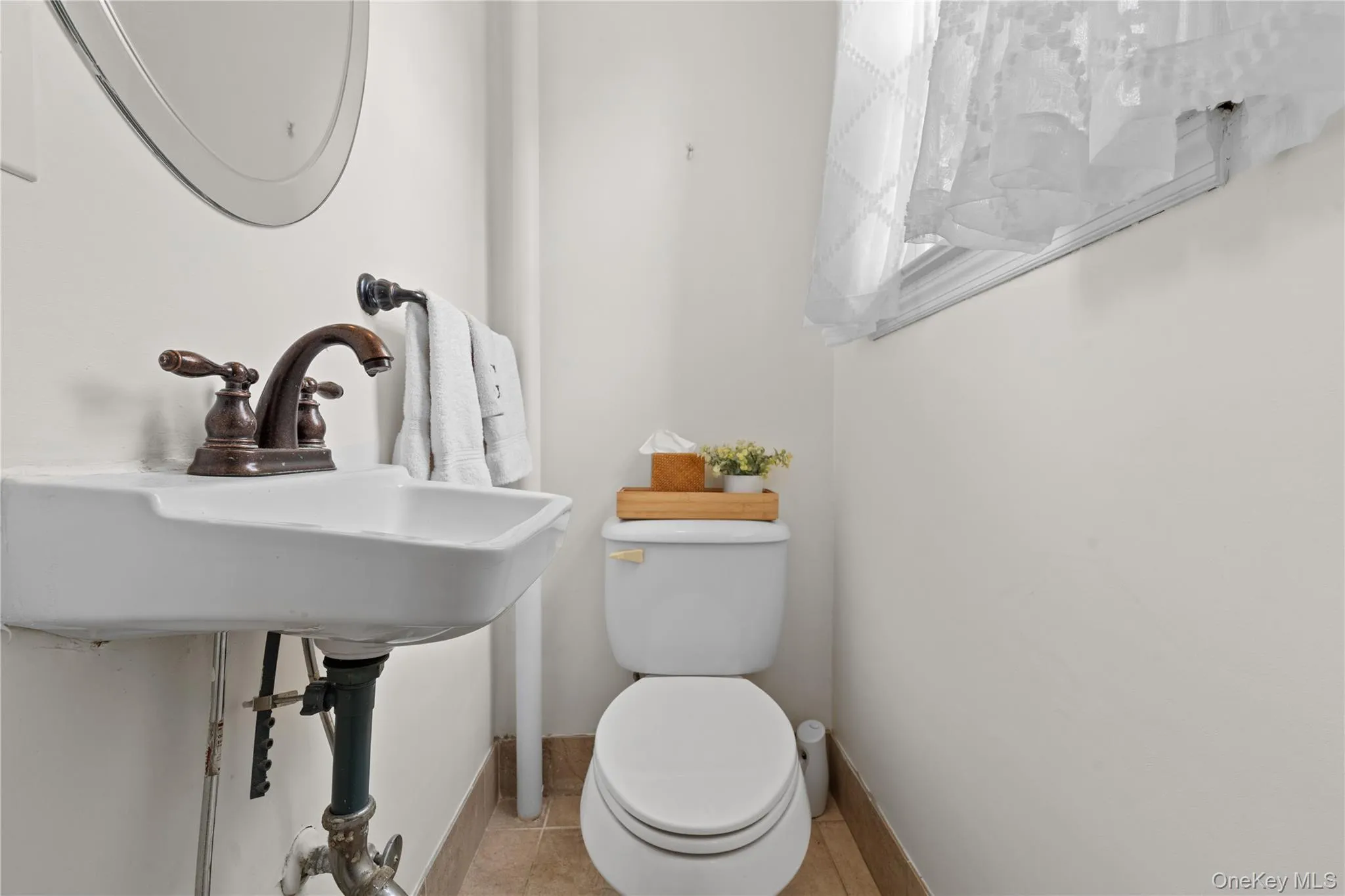 Powder room Powder room