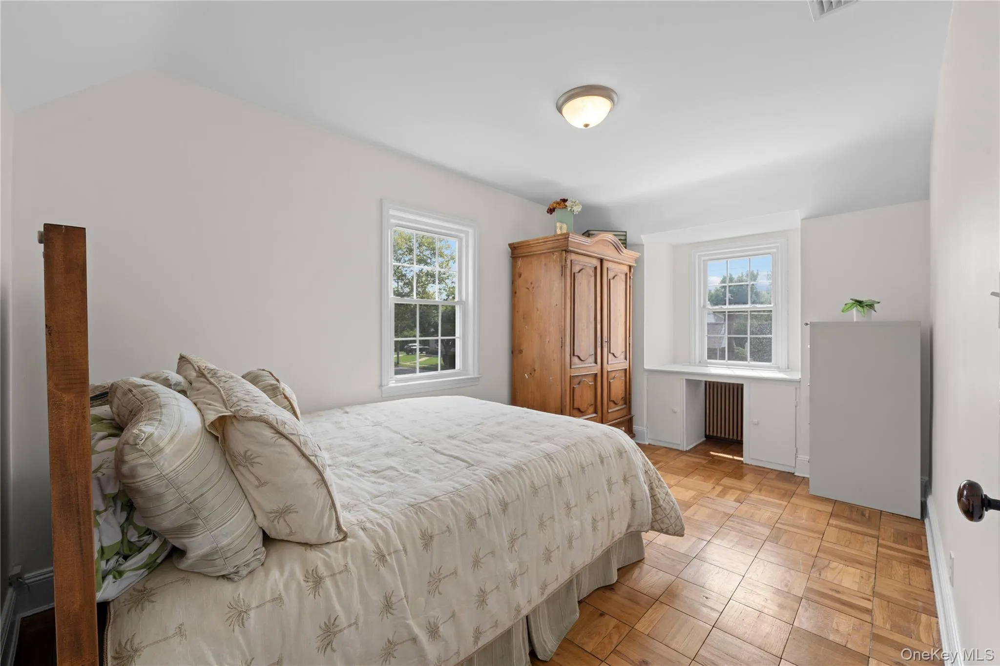 33 Ogden Avenue, North Hempstead, NY, 3 Bedrooms Bedrooms, 8 Rooms Rooms,2 BathroomsBathrooms,Residential,For Rent,Ogden,0,1046977 33 Ogden Avenue, North Hempstead, NY, 3 Bedrooms Bedrooms, 8 Rooms Rooms,2 BathroomsBathrooms,Residential,For Rent,Ogden,0,1046977