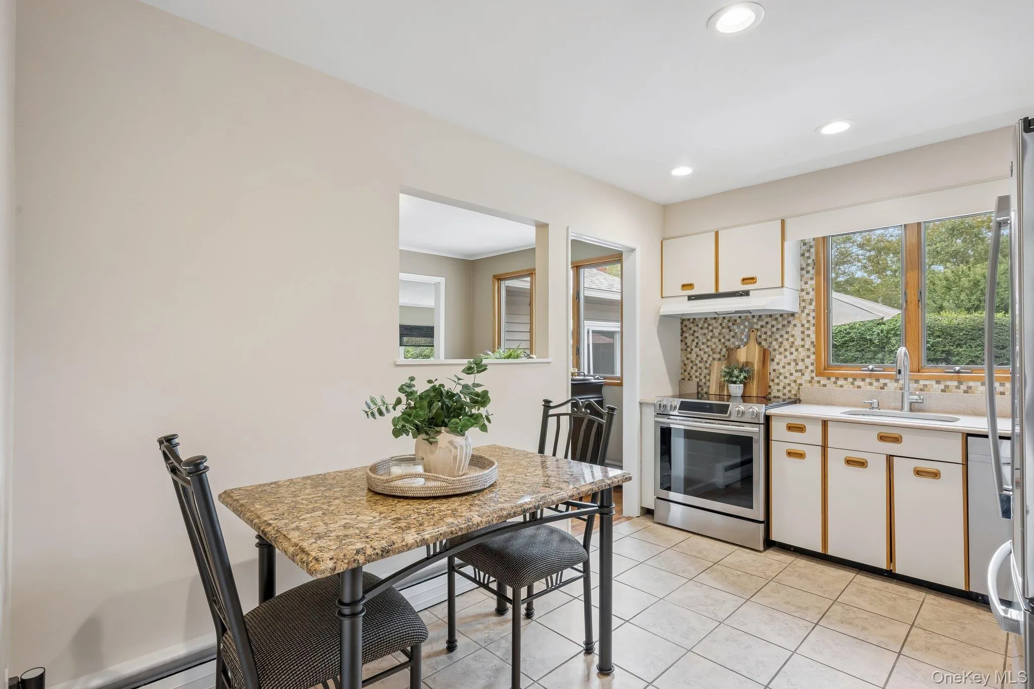 18 Gunther Drive, Huntington, NY, 4 Bedrooms Bedrooms, 8 Rooms Rooms,2 BathroomsBathrooms,Residential,For Rent,Gunther,0,1046983 18 Gunther Drive, Huntington, NY, 4 Bedrooms Bedrooms, 8 Rooms Rooms,2 BathroomsBathrooms,Residential,For Rent,Gunther,0,1046983