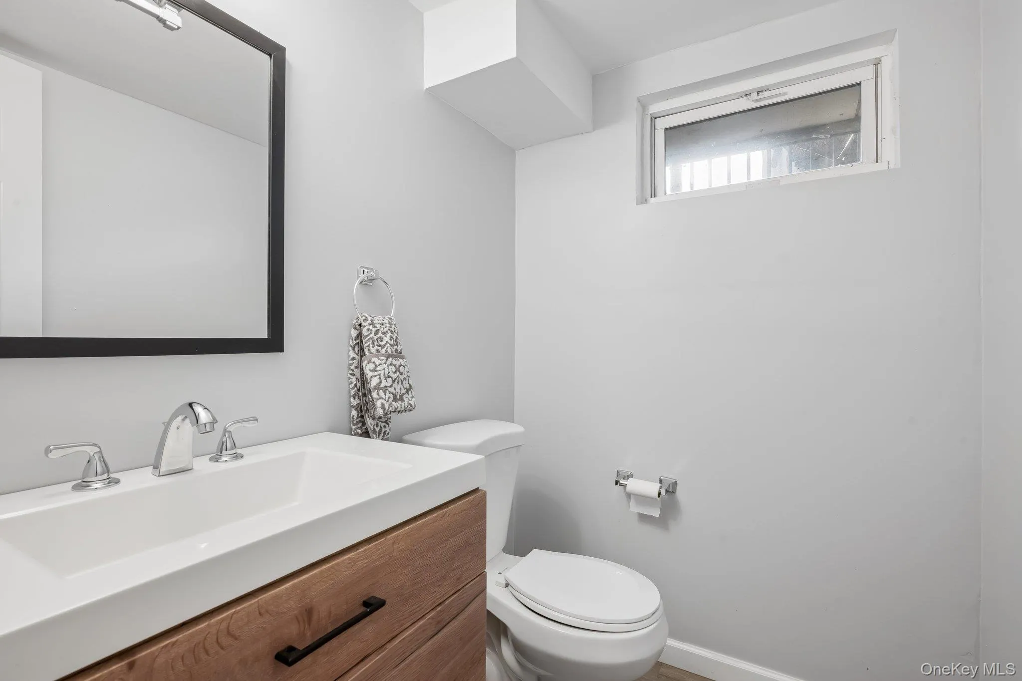 18 Gunther Drive, Huntington, NY, 4 Bedrooms Bedrooms, 8 Rooms Rooms,2 BathroomsBathrooms,Residential,For Rent,Gunther,0,1046983 18 Gunther Drive, Huntington, NY, 4 Bedrooms Bedrooms, 8 Rooms Rooms,2 BathroomsBathrooms,Residential,For Rent,Gunther,0,1046983