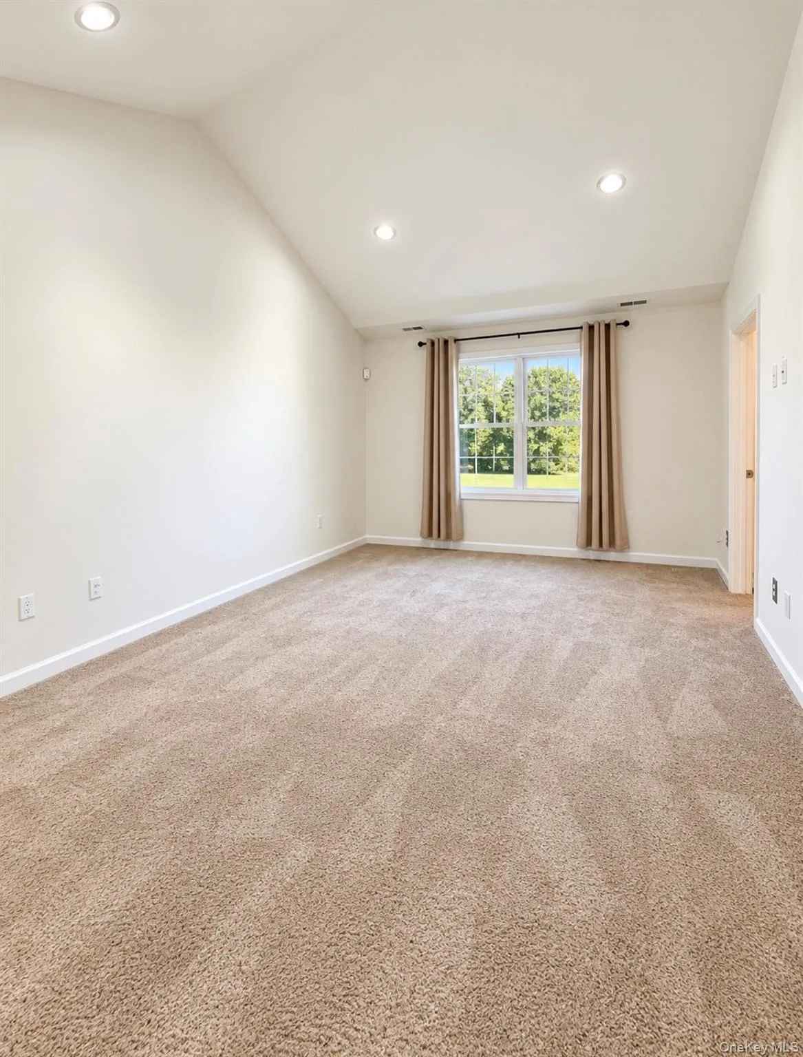 22 Atwood Drive, Middletown, NY, 3 Bedrooms Bedrooms, 8 Rooms Rooms,2 BathroomsBathrooms,Residential,For Rent,Atwood,0,1046984 22 Atwood Drive, Middletown, NY, 3 Bedrooms Bedrooms, 8 Rooms Rooms,2 BathroomsBathrooms,Residential,For Rent,Atwood,0,1046984
