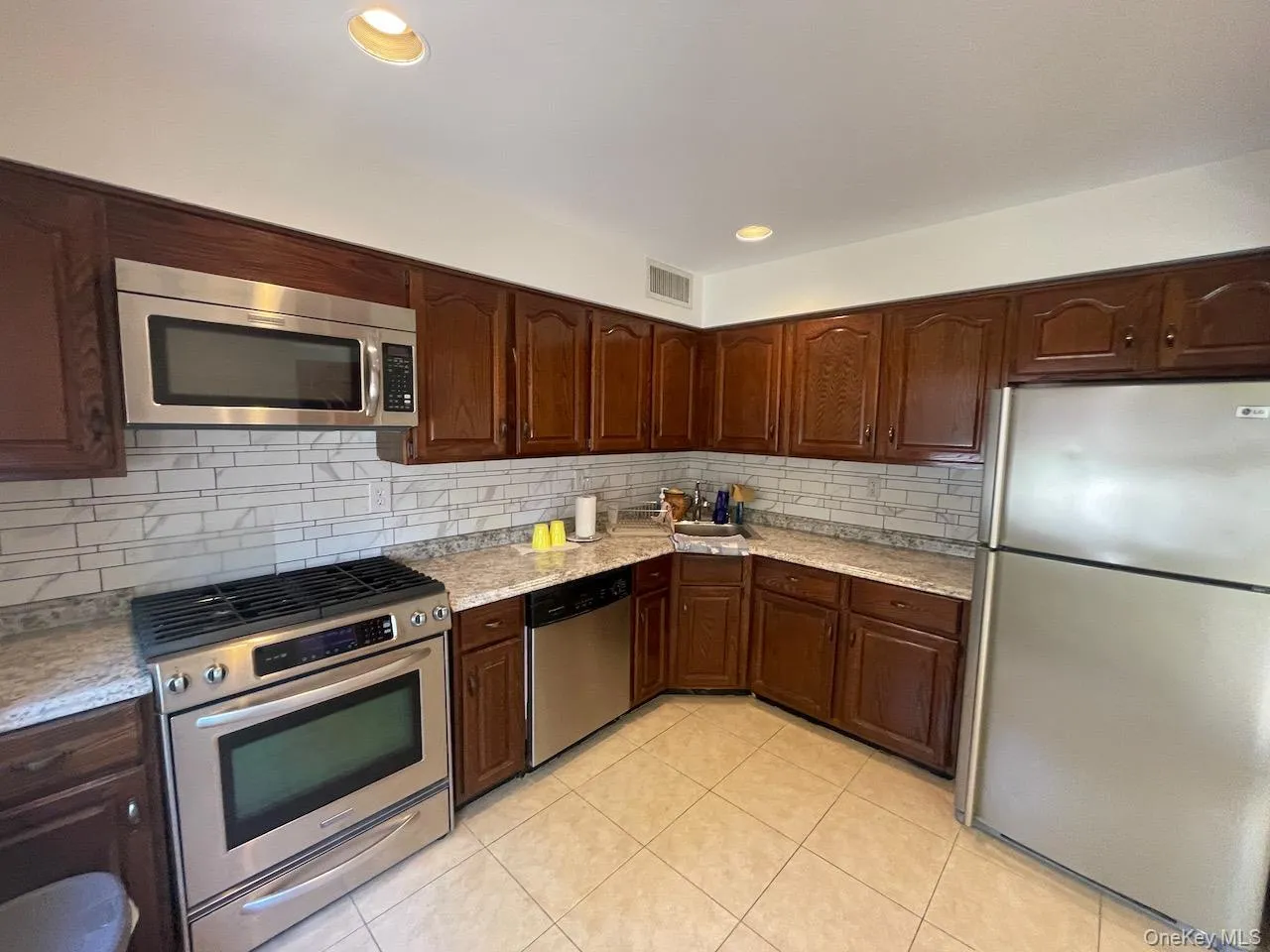 58 Marwood Road, North Hempstead, NY, 3 Bedrooms Bedrooms, 7 Rooms Rooms,4 BathroomsBathrooms,Residential Lease,For Rent,Marwood,0,1046988 58 Marwood Road, North Hempstead, NY, 3 Bedrooms Bedrooms, 7 Rooms Rooms,4 BathroomsBathrooms,Residential Lease,For Rent,Marwood,0,1046988