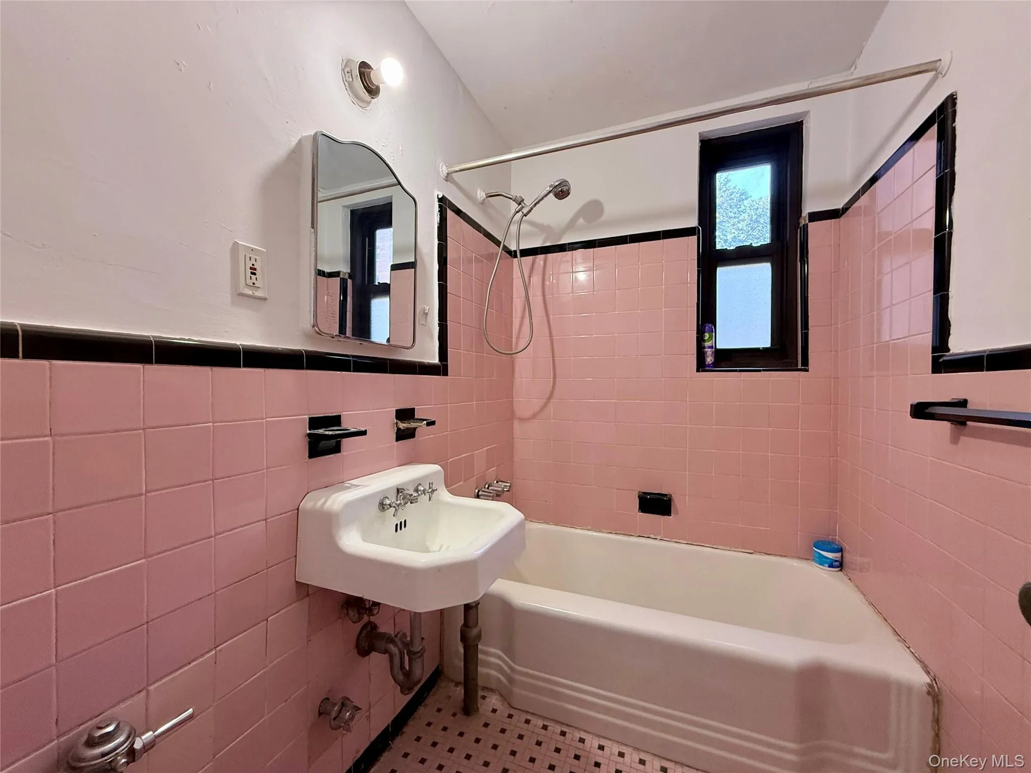 11250 Northern Boulevard, New York, NY, 1 Bedroom Bedrooms, 4 Rooms Rooms,1 BathroomBathrooms,Residential,For Rent,Northern,0,1046989 11250 Northern Boulevard, New York, NY, 1 Bedroom Bedrooms, 4 Rooms Rooms,1 BathroomBathrooms,Residential,For Rent,Northern,0,1046989