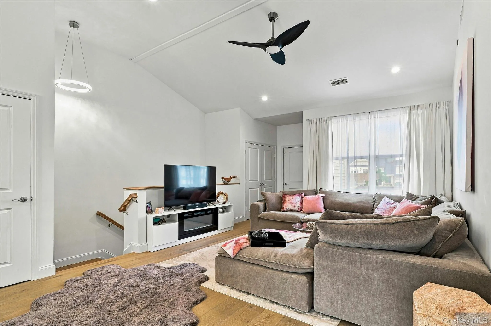 262 Silver Timber Drive, Brookhaven, NY, 2 Bedrooms Bedrooms, 5 Rooms Rooms,2 BathroomsBathrooms,Residential,For Rent,Silver Timber,0,1047005 262 Silver Timber Drive, Brookhaven, NY, 2 Bedrooms Bedrooms, 5 Rooms Rooms,2 BathroomsBathrooms,Residential,For Rent,Silver Timber,0,1047005