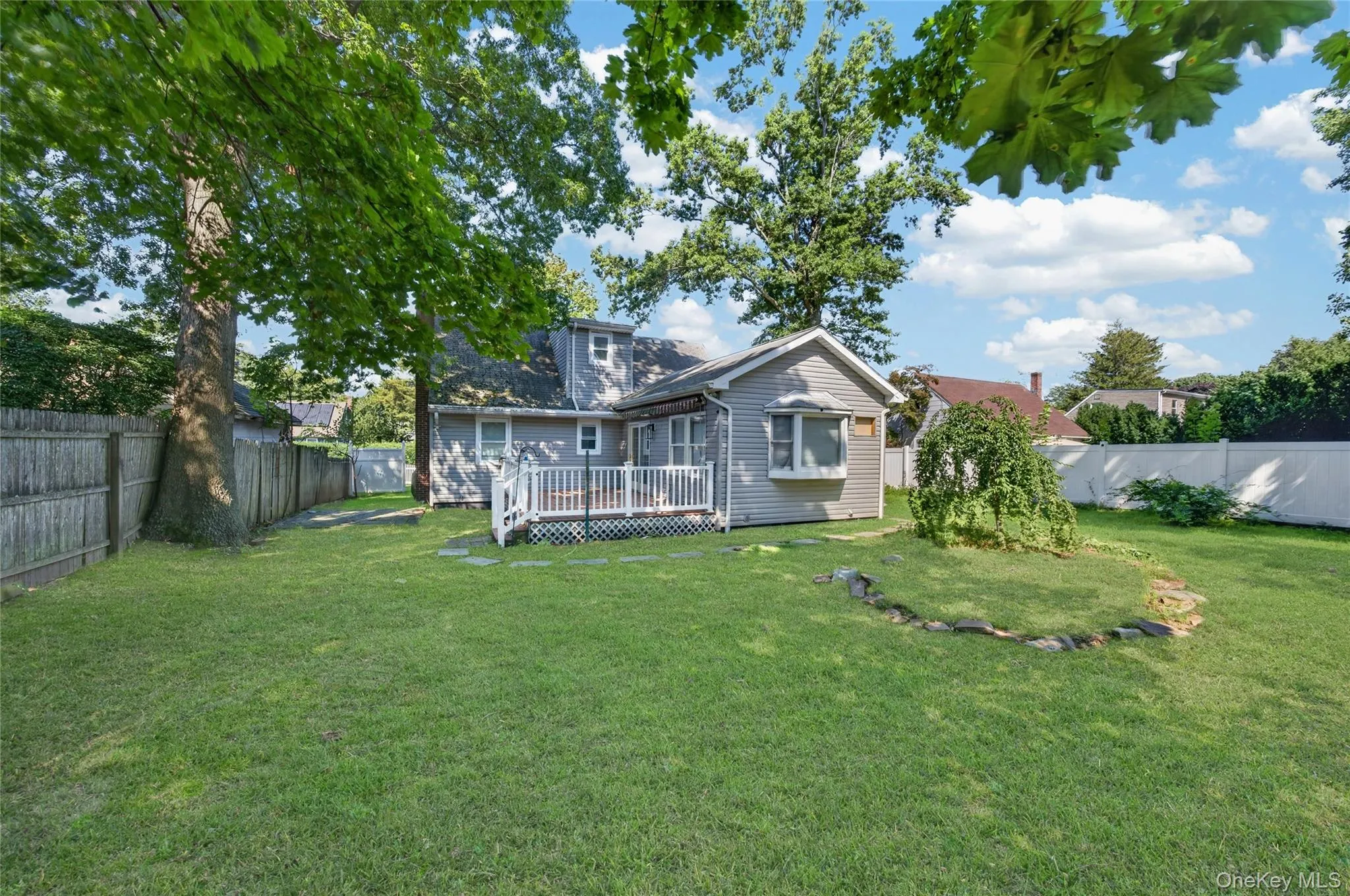 10 Field Place, Huntington, NY, 4 Bedrooms Bedrooms, 8 Rooms Rooms,2 BathroomsBathrooms,Residential,For Rent,Field,0,1047007 10 Field Place, Huntington, NY, 4 Bedrooms Bedrooms, 8 Rooms Rooms,2 BathroomsBathrooms,Residential,For Rent,Field,0,1047007