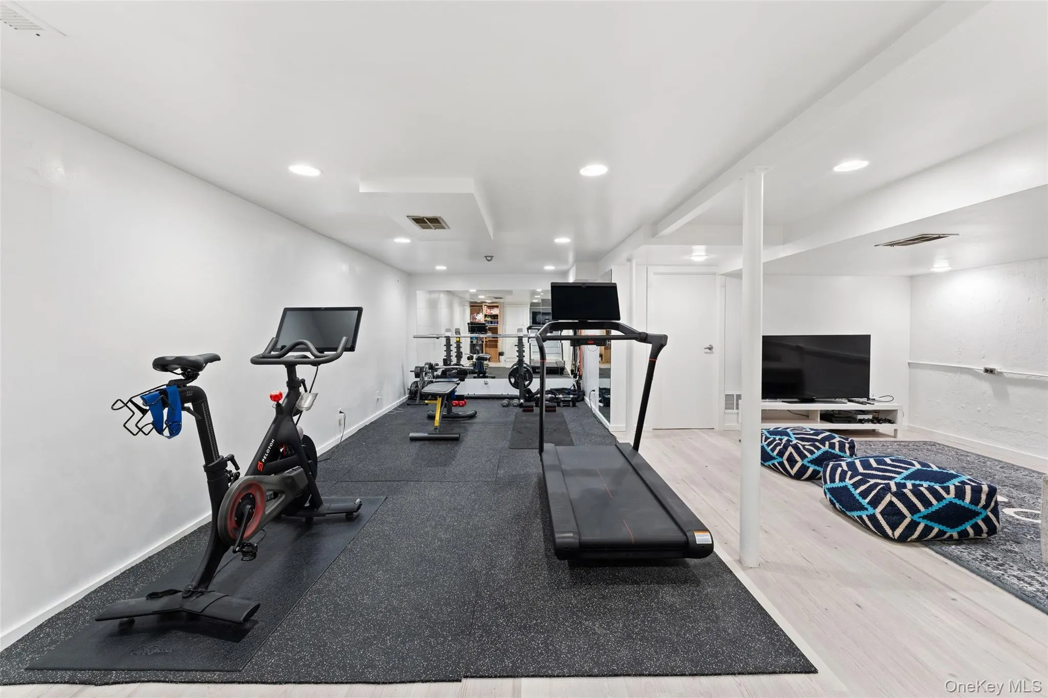 61 Stony Run, New Rochelle, NY, 5 Bedrooms Bedrooms, 9 Rooms Rooms,3 BathroomsBathrooms,Residential,For Rent,Stony,0,1047016 61 Stony Run, New Rochelle, NY, 5 Bedrooms Bedrooms, 9 Rooms Rooms,3 BathroomsBathrooms,Residential,For Rent,Stony,0,1047016