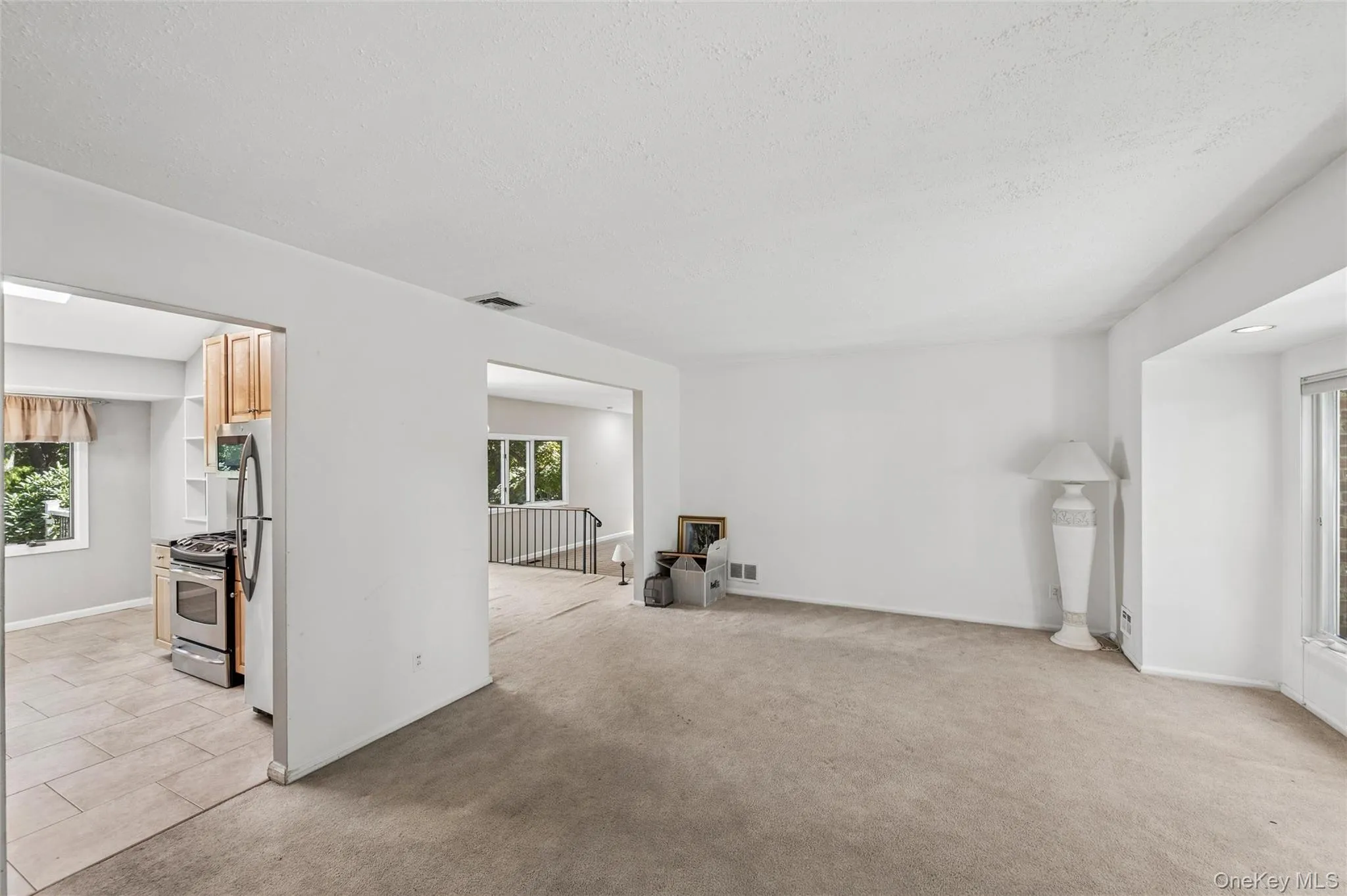 5 Kenny Street, Smithtown, NY, 3 Bedrooms Bedrooms, 7 Rooms Rooms,2 BathroomsBathrooms,Residential,For Rent,Kenny,0,1047017 5 Kenny Street, Smithtown, NY, 3 Bedrooms Bedrooms, 7 Rooms Rooms,2 BathroomsBathrooms,Residential,For Rent,Kenny,0,1047017
