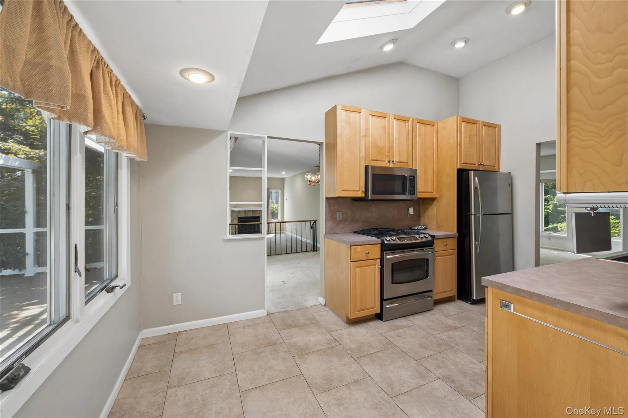 5 Kenny Street, Smithtown, NY, 3 Bedrooms Bedrooms, 7 Rooms Rooms,2 BathroomsBathrooms,Residential,For Rent,Kenny,0,1047017 5 Kenny Street, Smithtown, NY, 3 Bedrooms Bedrooms, 7 Rooms Rooms,2 BathroomsBathrooms,Residential,For Rent,Kenny,0,1047017