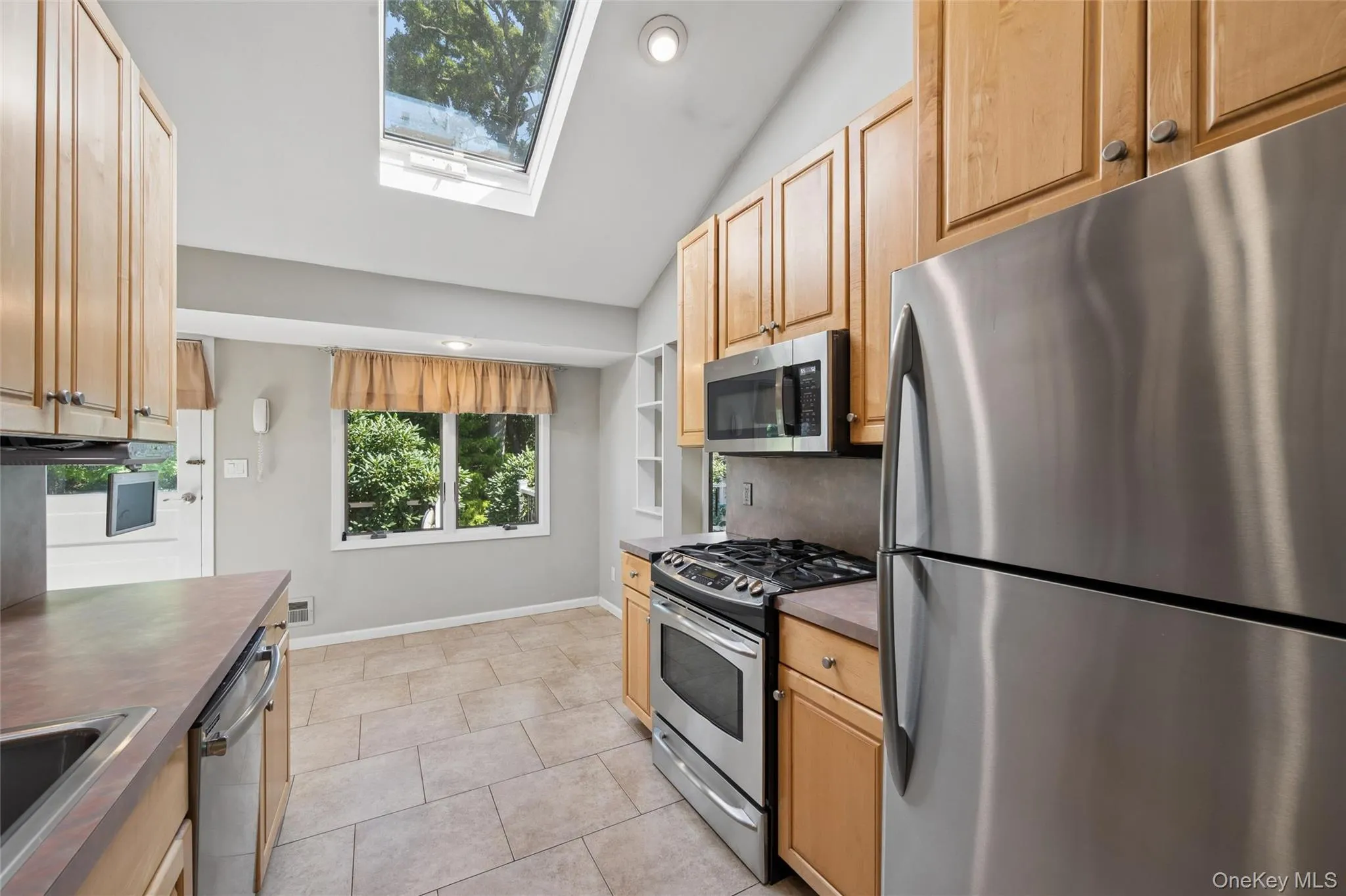 5 Kenny Street, Smithtown, NY, 3 Bedrooms Bedrooms, 7 Rooms Rooms,2 BathroomsBathrooms,Residential,For Rent,Kenny,0,1047017 5 Kenny Street, Smithtown, NY, 3 Bedrooms Bedrooms, 7 Rooms Rooms,2 BathroomsBathrooms,Residential,For Rent,Kenny,0,1047017