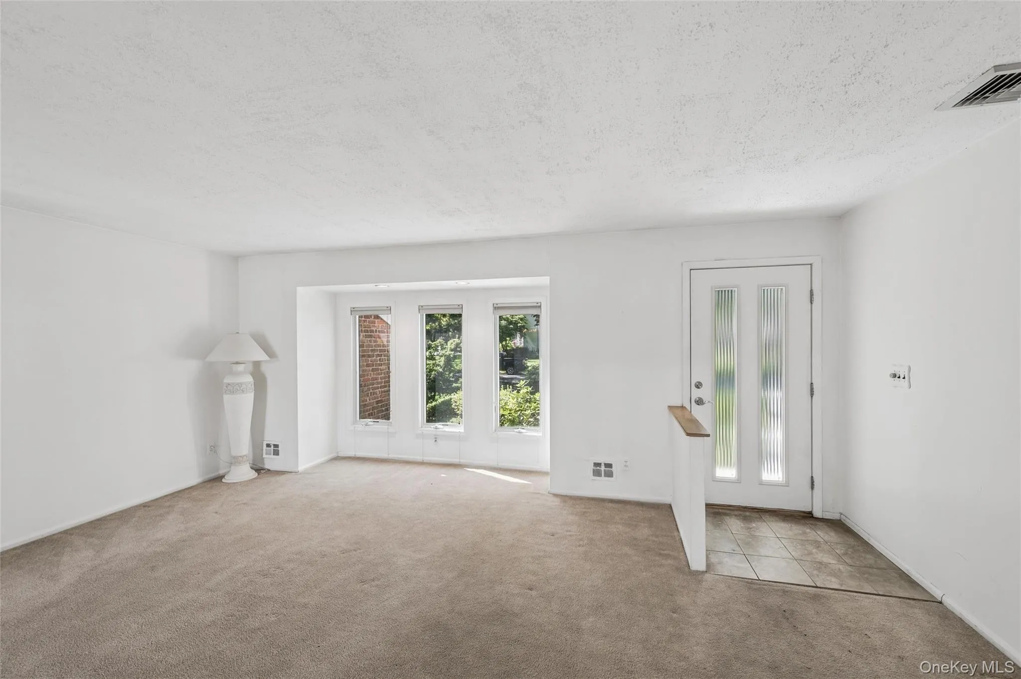 5 Kenny Street, Smithtown, NY, 3 Bedrooms Bedrooms, 7 Rooms Rooms,2 BathroomsBathrooms,Residential,For Rent,Kenny,0,1047017 5 Kenny Street, Smithtown, NY, 3 Bedrooms Bedrooms, 7 Rooms Rooms,2 BathroomsBathrooms,Residential,For Rent,Kenny,0,1047017