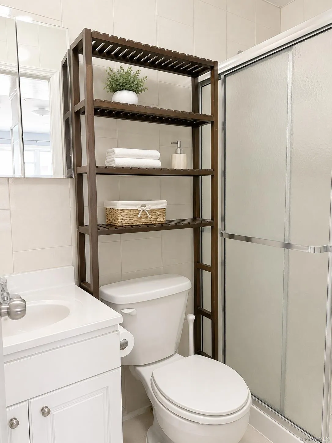 104-48 37th Drive, New York, NY, 2 Bedrooms Bedrooms, 4 Rooms Rooms,2 BathroomsBathrooms,Residential,For Rent,37th,0,1047018 104-48 37th Drive, New York, NY, 2 Bedrooms Bedrooms, 4 Rooms Rooms,2 BathroomsBathrooms,Residential,For Rent,37th,0,1047018