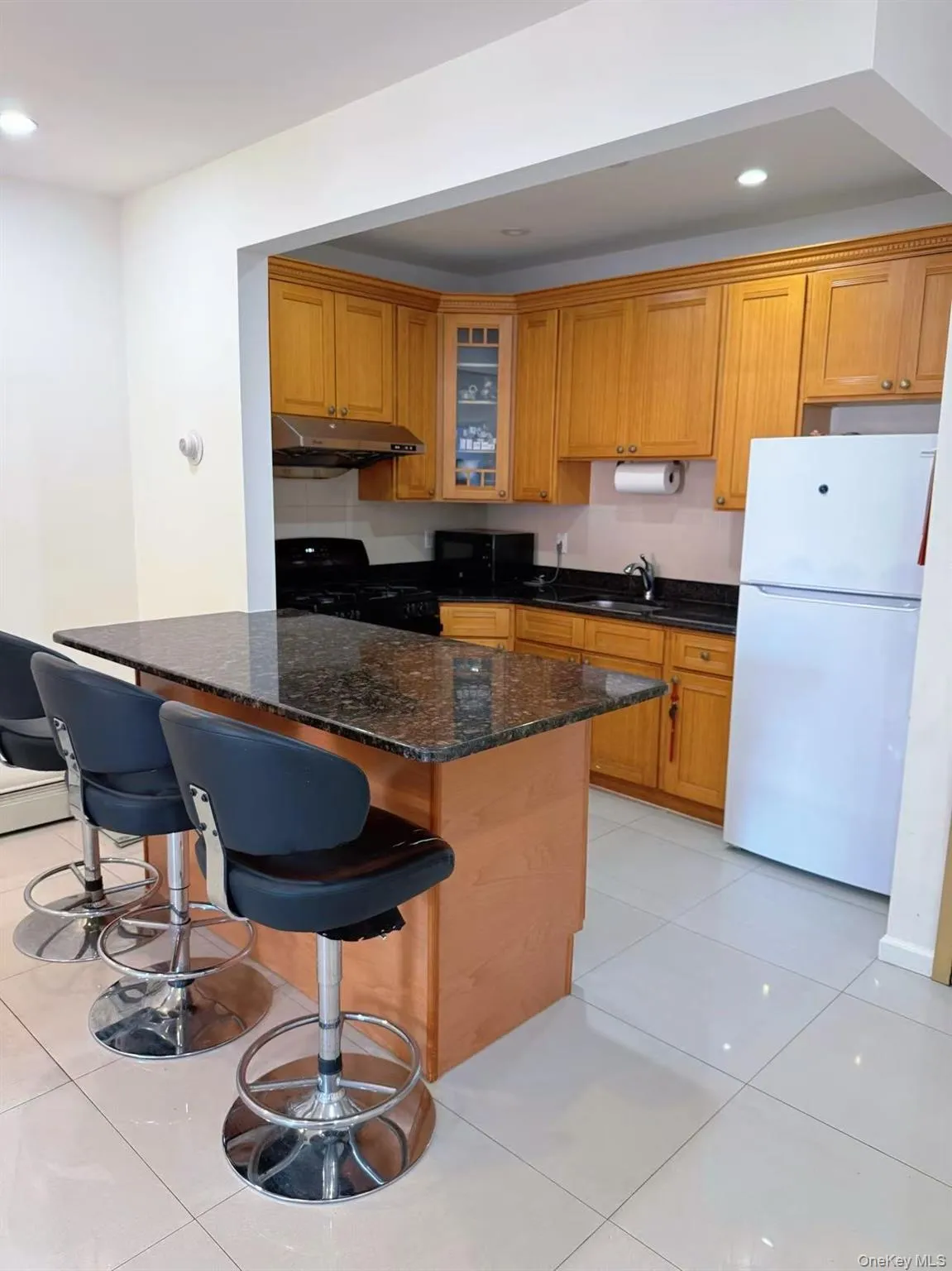 104-48 37th Drive, New York, NY, 2 Bedrooms Bedrooms, 4 Rooms Rooms,2 BathroomsBathrooms,Residential,For Rent,37th,0,1047018 104-48 37th Drive, New York, NY, 2 Bedrooms Bedrooms, 4 Rooms Rooms,2 BathroomsBathrooms,Residential,For Rent,37th,0,1047018