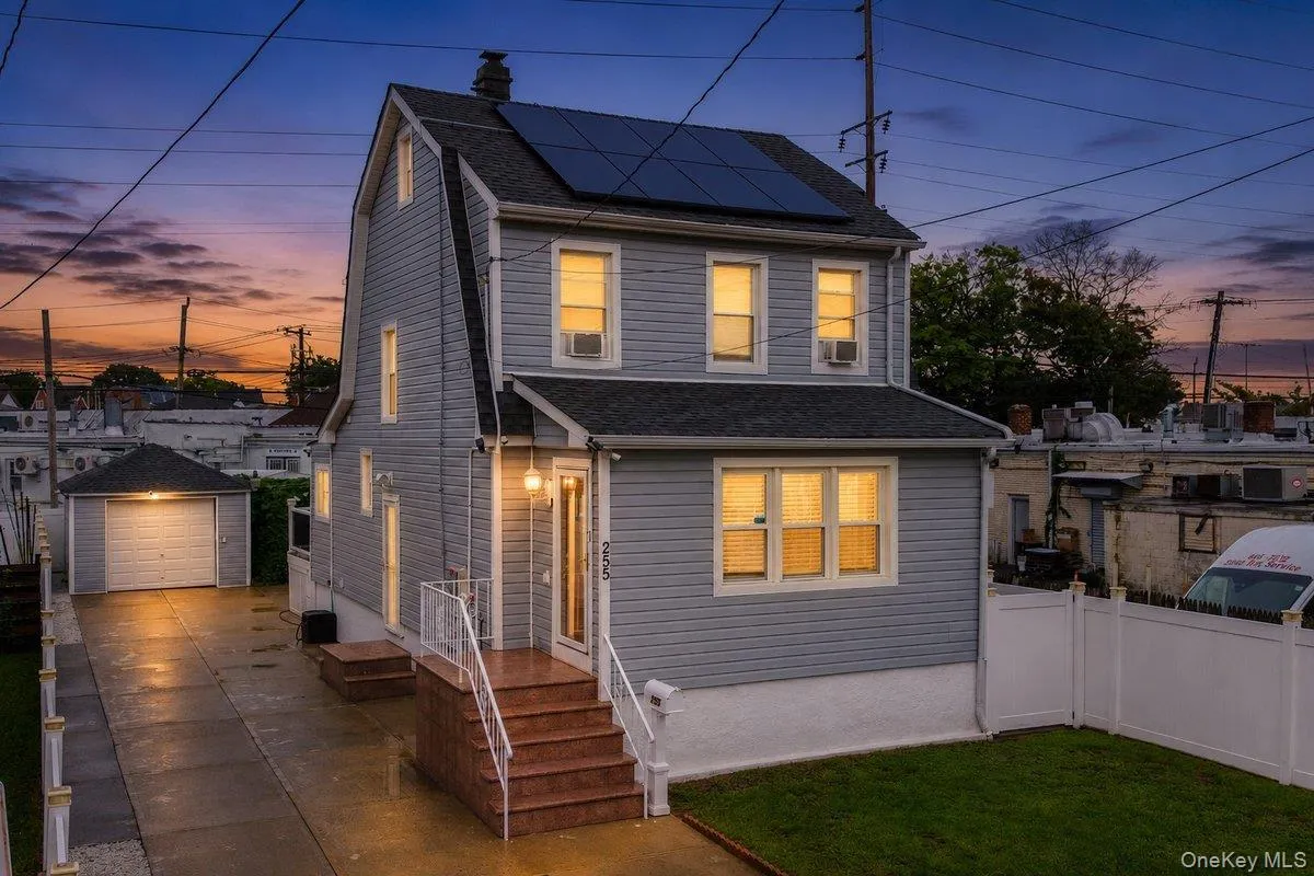255 Cochran Place, Hempstead, NY, 3 Bedrooms Bedrooms, 8 Rooms Rooms,3 BathroomsBathrooms,Residential,For Rent,Cochran,0,1047021 255 Cochran Place, Hempstead, NY, 3 Bedrooms Bedrooms, 8 Rooms Rooms,3 BathroomsBathrooms,Residential,For Rent,Cochran,0,1047021