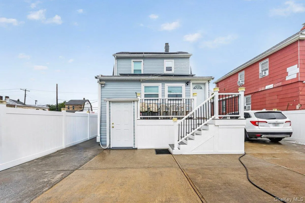 255 Cochran Place, Hempstead, NY, 3 Bedrooms Bedrooms, 8 Rooms Rooms,3 BathroomsBathrooms,Residential,For Rent,Cochran,0,1047021 255 Cochran Place, Hempstead, NY, 3 Bedrooms Bedrooms, 8 Rooms Rooms,3 BathroomsBathrooms,Residential,For Rent,Cochran,0,1047021