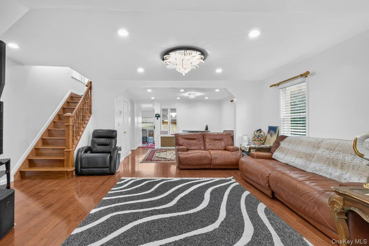 255 Cochran Place, Hempstead, NY, 3 Bedrooms Bedrooms, 8 Rooms Rooms,3 BathroomsBathrooms,Residential,For Rent,Cochran,0,1047021 255 Cochran Place, Hempstead, NY, 3 Bedrooms Bedrooms, 8 Rooms Rooms,3 BathroomsBathrooms,Residential,For Rent,Cochran,0,1047021