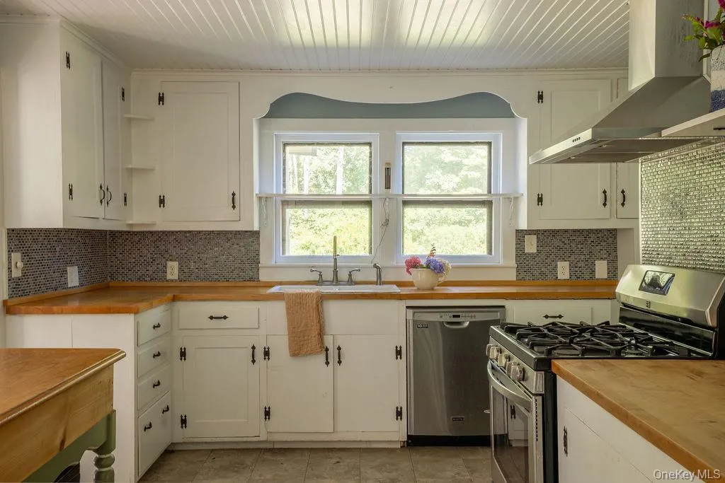 120 Beebe Pond Road, Canaan, NY, 3 Bedrooms Bedrooms, 6 Rooms Rooms,2 BathroomsBathrooms,Residential,For Rent,Beebe Pond,0,1047022 120 Beebe Pond Road, Canaan, NY, 3 Bedrooms Bedrooms, 6 Rooms Rooms,2 BathroomsBathrooms,Residential,For Rent,Beebe Pond,0,1047022