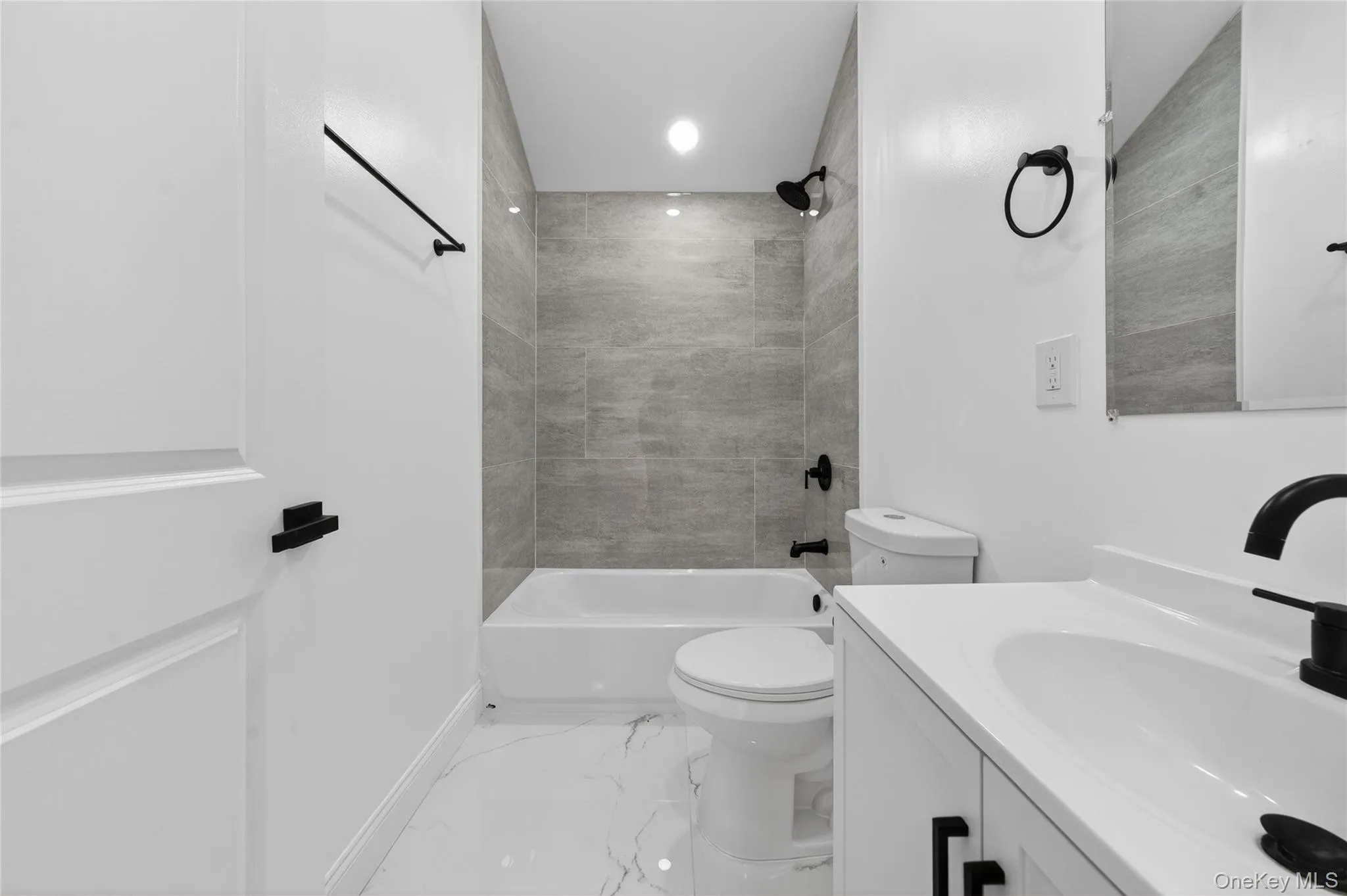 15 Grand Place, Huntington, NY, 5 Bedrooms Bedrooms, 10 Rooms Rooms,3 BathroomsBathrooms,Residential,For Rent,Grand,0,1047035 15 Grand Place, Huntington, NY, 5 Bedrooms Bedrooms, 10 Rooms Rooms,3 BathroomsBathrooms,Residential,For Rent,Grand,0,1047035
