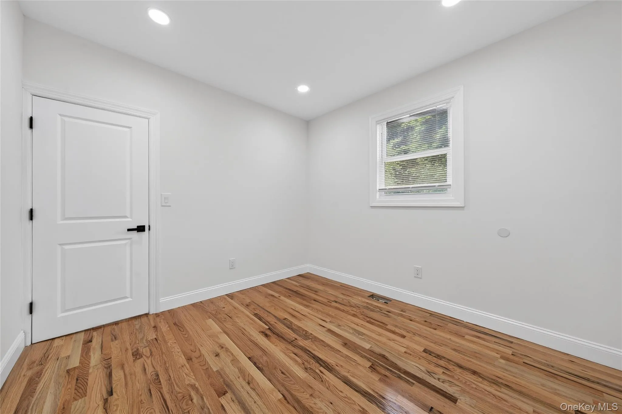 15 Grand Place, Huntington, NY, 5 Bedrooms Bedrooms, 10 Rooms Rooms,3 BathroomsBathrooms,Residential,For Rent,Grand,0,1047035 15 Grand Place, Huntington, NY, 5 Bedrooms Bedrooms, 10 Rooms Rooms,3 BathroomsBathrooms,Residential,For Rent,Grand,0,1047035