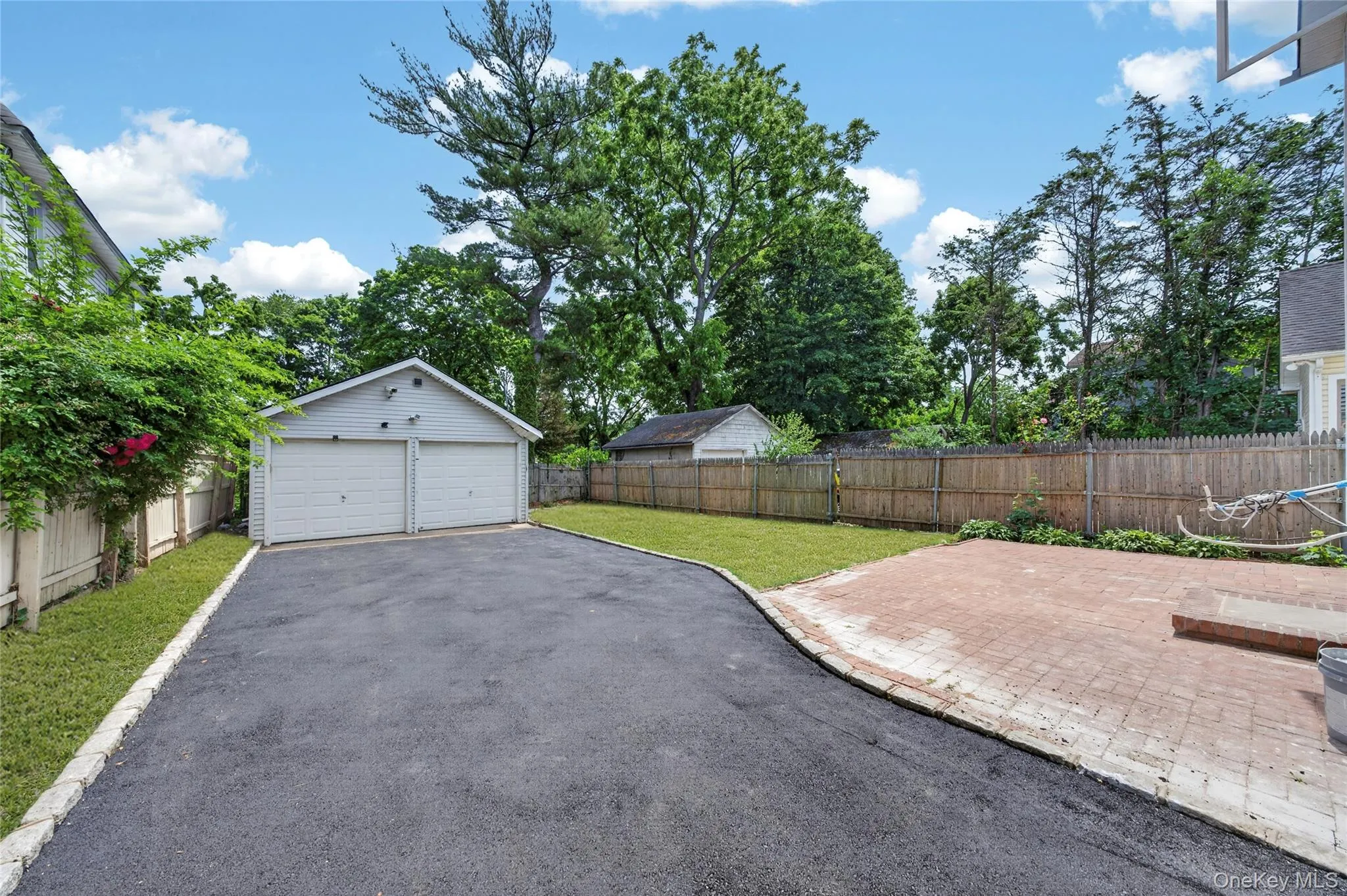 15 Grand Place, Huntington, NY, 5 Bedrooms Bedrooms, 10 Rooms Rooms,3 BathroomsBathrooms,Residential,For Rent,Grand,0,1047035 15 Grand Place, Huntington, NY, 5 Bedrooms Bedrooms, 10 Rooms Rooms,3 BathroomsBathrooms,Residential,For Rent,Grand,0,1047035