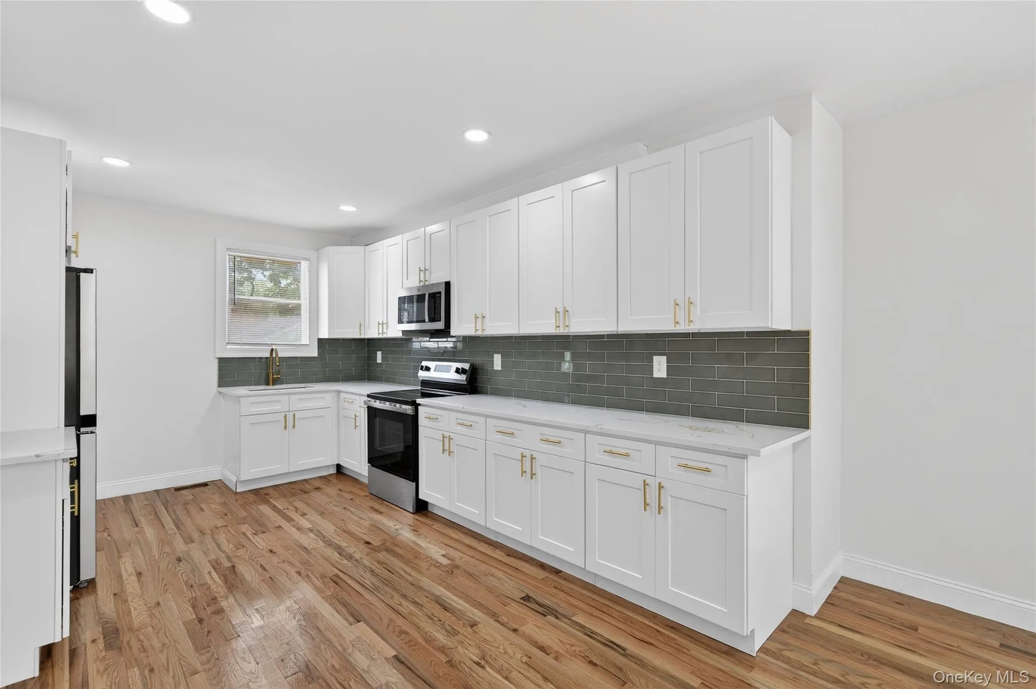 15 Grand Place, Huntington, NY, 5 Bedrooms Bedrooms, 10 Rooms Rooms,3 BathroomsBathrooms,Residential,For Rent,Grand,0,1047035 15 Grand Place, Huntington, NY, 5 Bedrooms Bedrooms, 10 Rooms Rooms,3 BathroomsBathrooms,Residential,For Rent,Grand,0,1047035