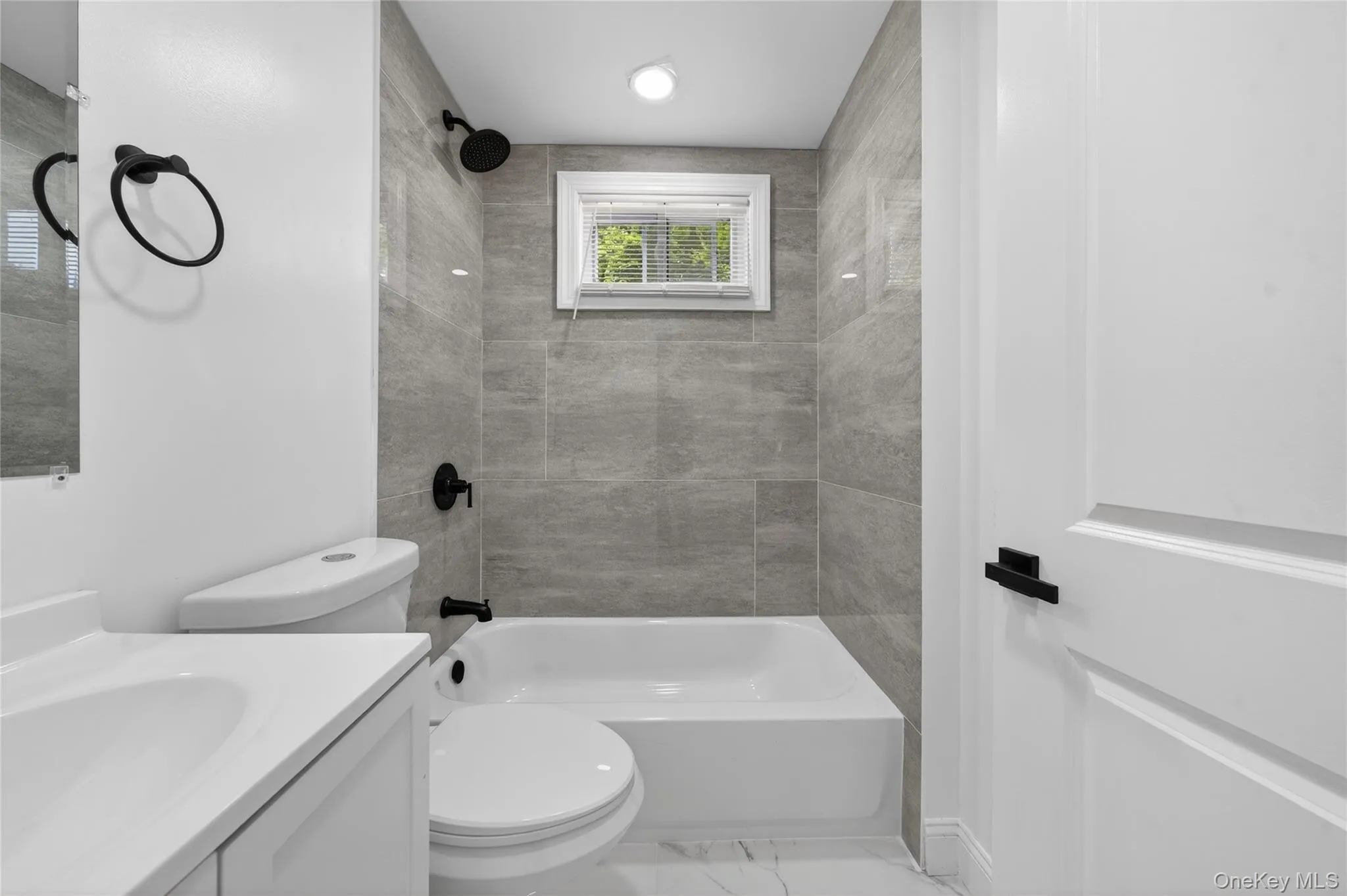15 Grand Place, Huntington, NY, 5 Bedrooms Bedrooms, 10 Rooms Rooms,3 BathroomsBathrooms,Residential,For Rent,Grand,0,1047035 15 Grand Place, Huntington, NY, 5 Bedrooms Bedrooms, 10 Rooms Rooms,3 BathroomsBathrooms,Residential,For Rent,Grand,0,1047035