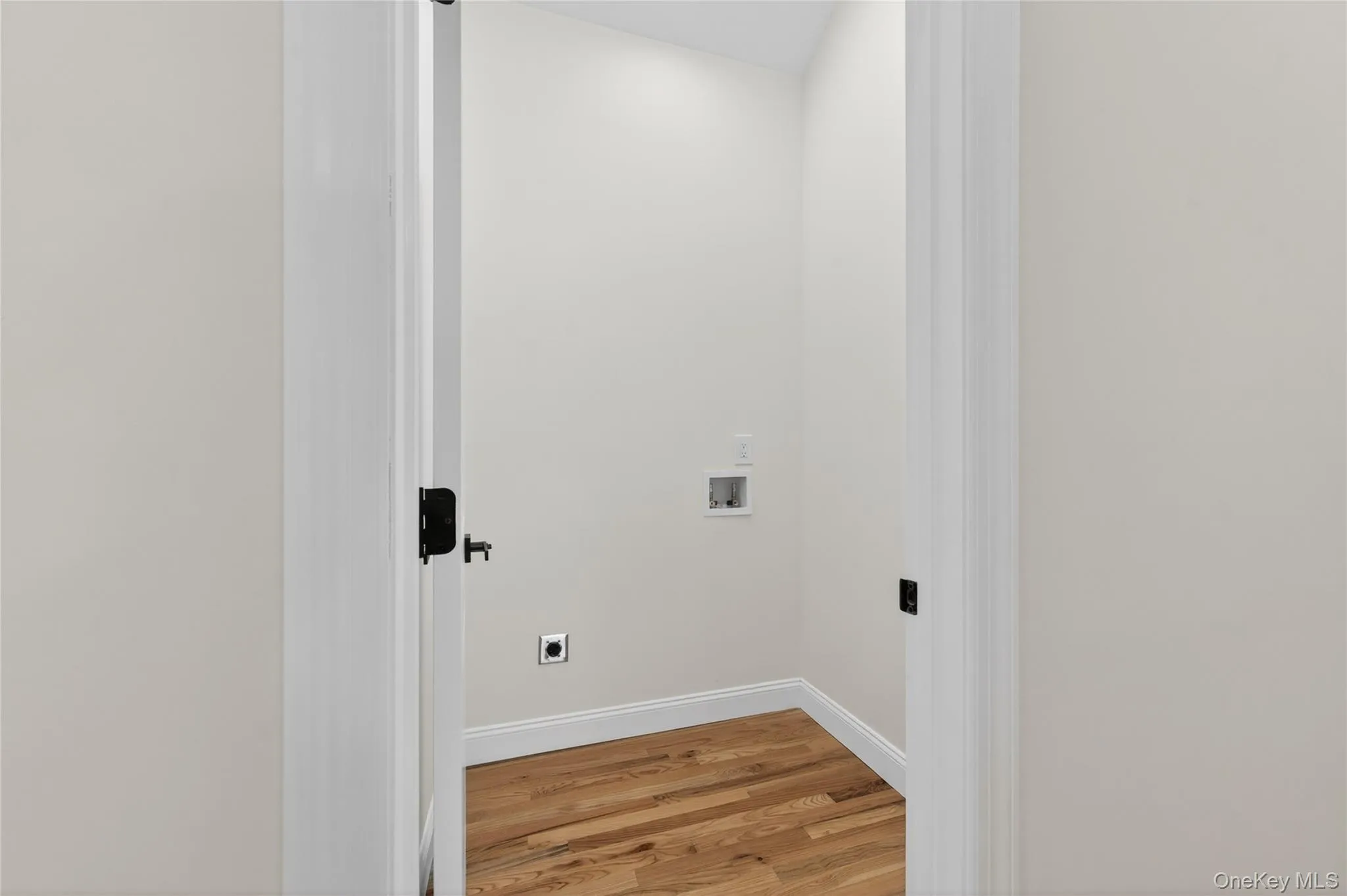 15 Grand Place, Huntington, NY, 5 Bedrooms Bedrooms, 10 Rooms Rooms,3 BathroomsBathrooms,Residential,For Rent,Grand,0,1047035 15 Grand Place, Huntington, NY, 5 Bedrooms Bedrooms, 10 Rooms Rooms,3 BathroomsBathrooms,Residential,For Rent,Grand,0,1047035