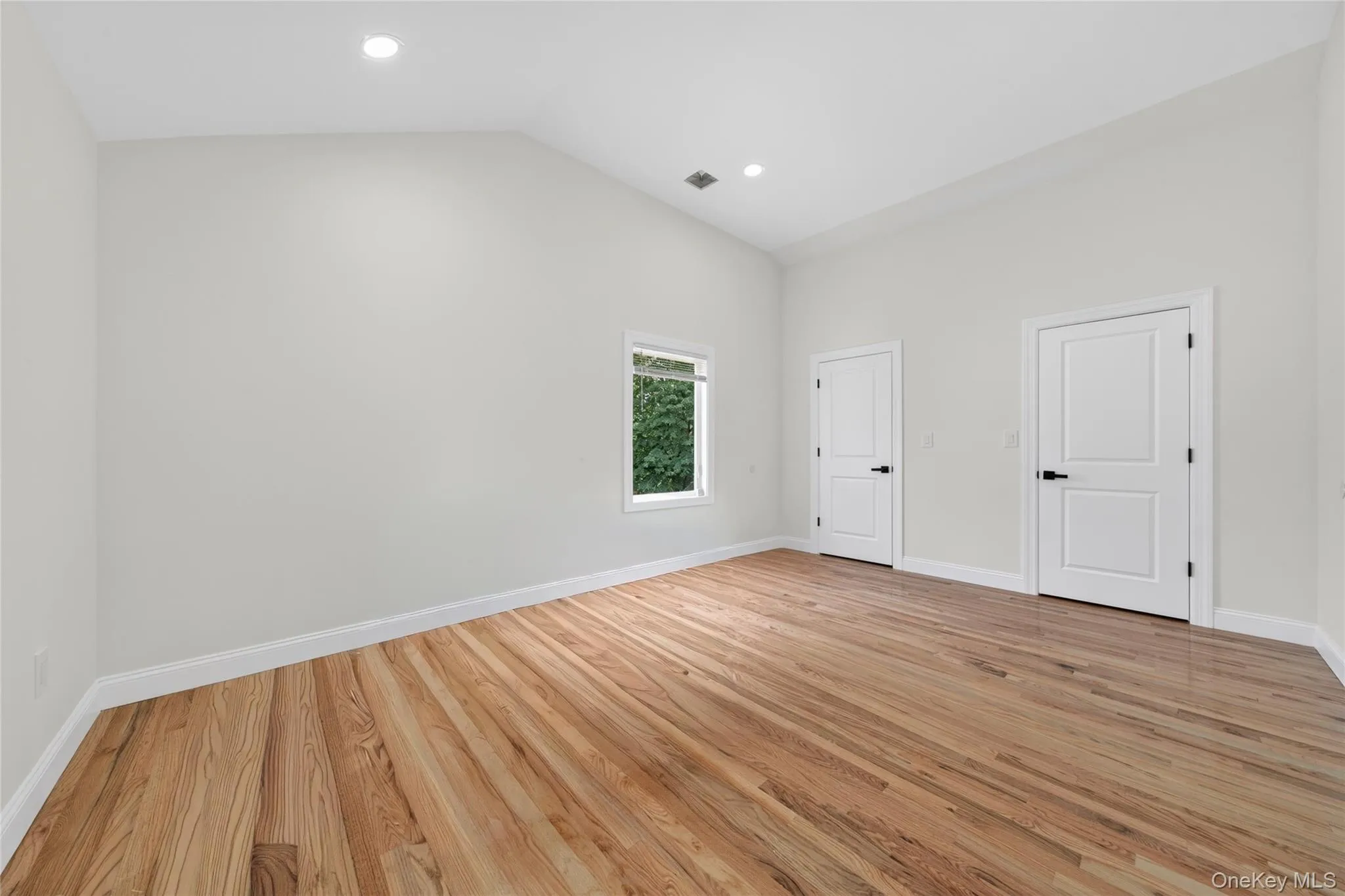15 Grand Place, Huntington, NY, 5 Bedrooms Bedrooms, 10 Rooms Rooms,3 BathroomsBathrooms,Residential,For Rent,Grand,0,1047035 15 Grand Place, Huntington, NY, 5 Bedrooms Bedrooms, 10 Rooms Rooms,3 BathroomsBathrooms,Residential,For Rent,Grand,0,1047035