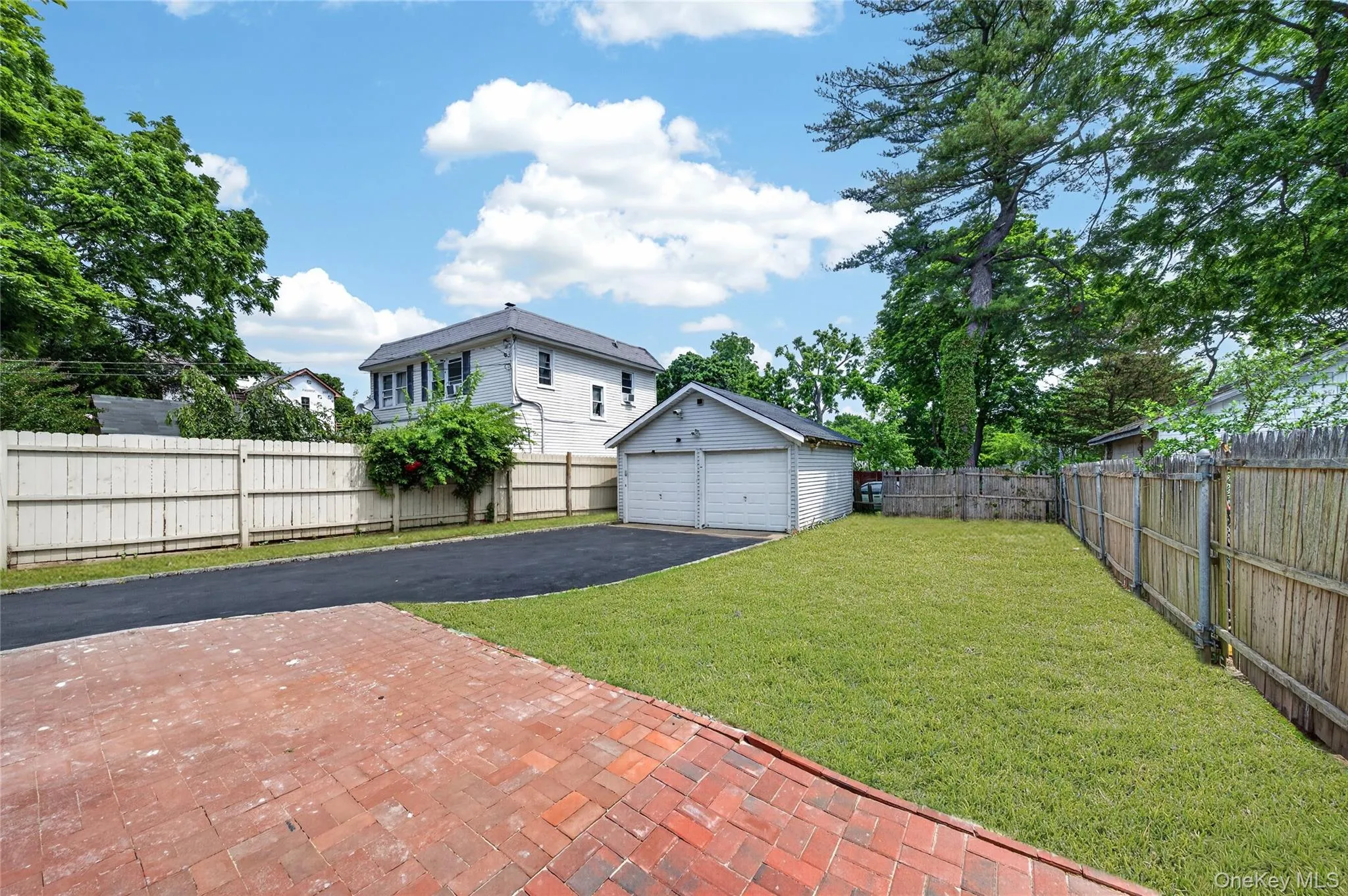 15 Grand Place, Huntington, NY, 5 Bedrooms Bedrooms, 10 Rooms Rooms,3 BathroomsBathrooms,Residential,For Rent,Grand,0,1047035 15 Grand Place, Huntington, NY, 5 Bedrooms Bedrooms, 10 Rooms Rooms,3 BathroomsBathrooms,Residential,For Rent,Grand,0,1047035