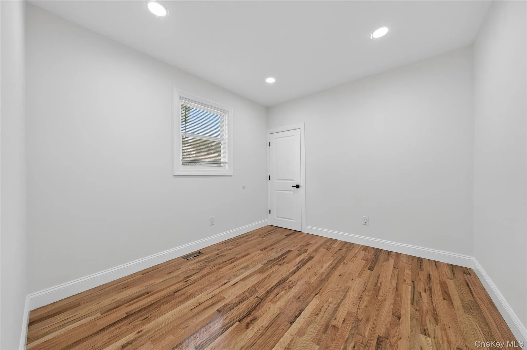 15 Grand Place, Huntington, NY, 5 Bedrooms Bedrooms, 10 Rooms Rooms,3 BathroomsBathrooms,Residential,For Rent,Grand,0,1047035 15 Grand Place, Huntington, NY, 5 Bedrooms Bedrooms, 10 Rooms Rooms,3 BathroomsBathrooms,Residential,For Rent,Grand,0,1047035