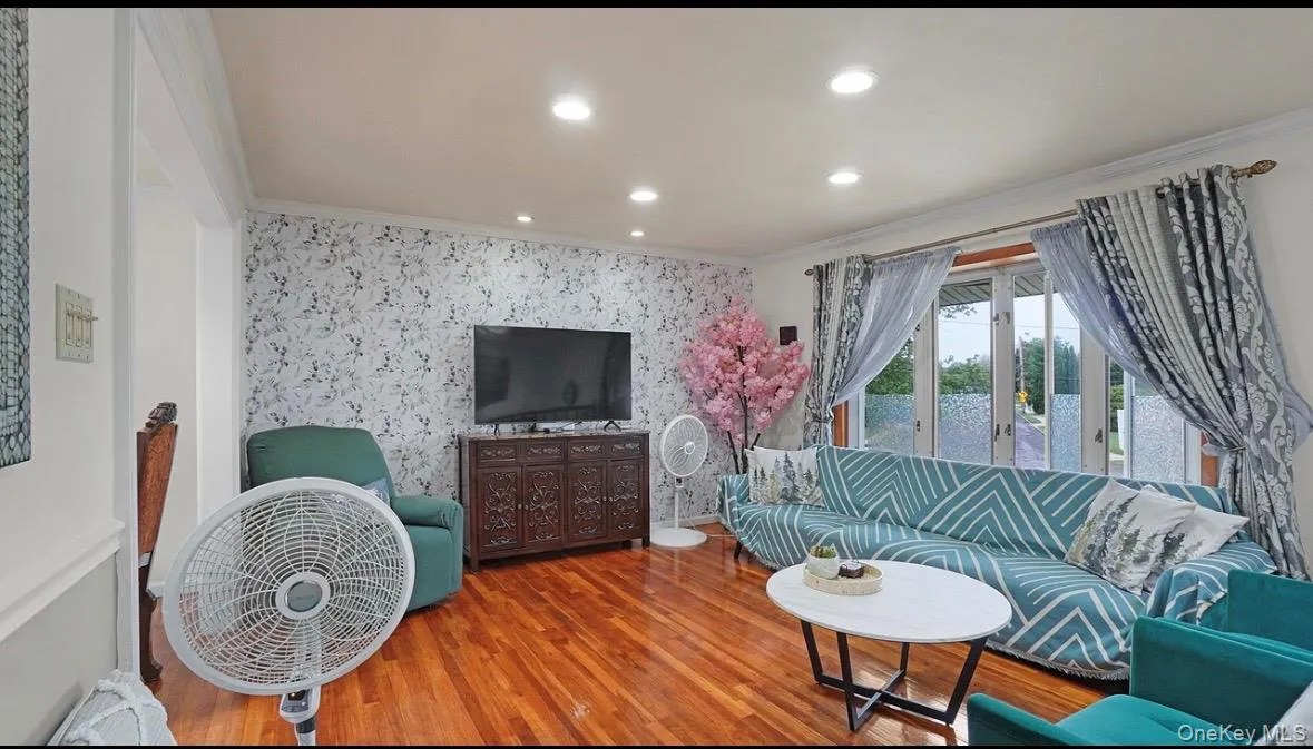 12 Bennington Place, Babylon, NY, 6 Bedrooms Bedrooms, 9 Rooms Rooms,2 BathroomsBathrooms,Residential,For Rent,Bennington,0,1047037 12 Bennington Place, Babylon, NY, 6 Bedrooms Bedrooms, 9 Rooms Rooms,2 BathroomsBathrooms,Residential,For Rent,Bennington,0,1047037