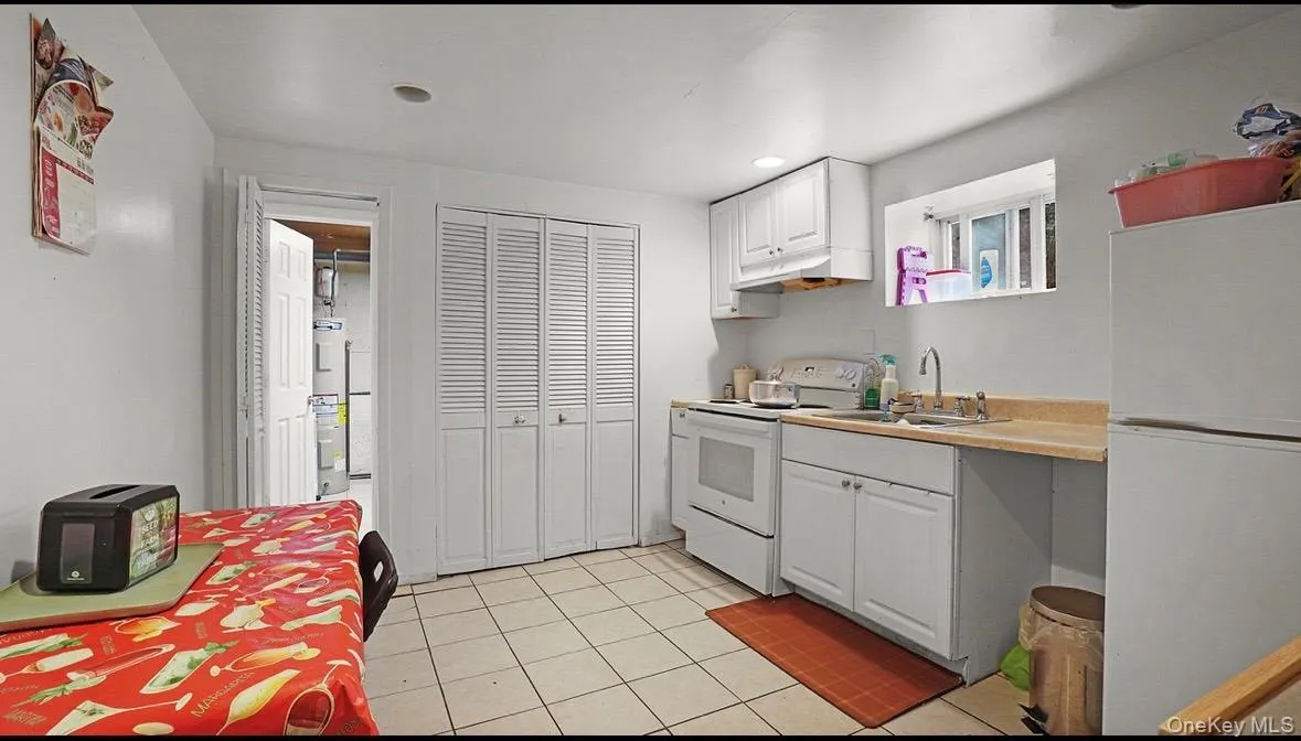 12 Bennington Place, Babylon, NY, 6 Bedrooms Bedrooms, 9 Rooms Rooms,2 BathroomsBathrooms,Residential,For Rent,Bennington,0,1047037 12 Bennington Place, Babylon, NY, 6 Bedrooms Bedrooms, 9 Rooms Rooms,2 BathroomsBathrooms,Residential,For Rent,Bennington,0,1047037