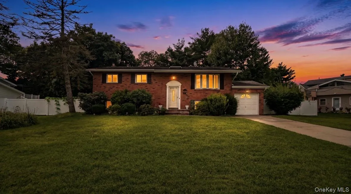 12 Bennington Place, Babylon, NY, 6 Bedrooms Bedrooms, 9 Rooms Rooms,2 BathroomsBathrooms,Residential,For Rent,Bennington,0,1047037 12 Bennington Place, Babylon, NY, 6 Bedrooms Bedrooms, 9 Rooms Rooms,2 BathroomsBathrooms,Residential,For Rent,Bennington,0,1047037