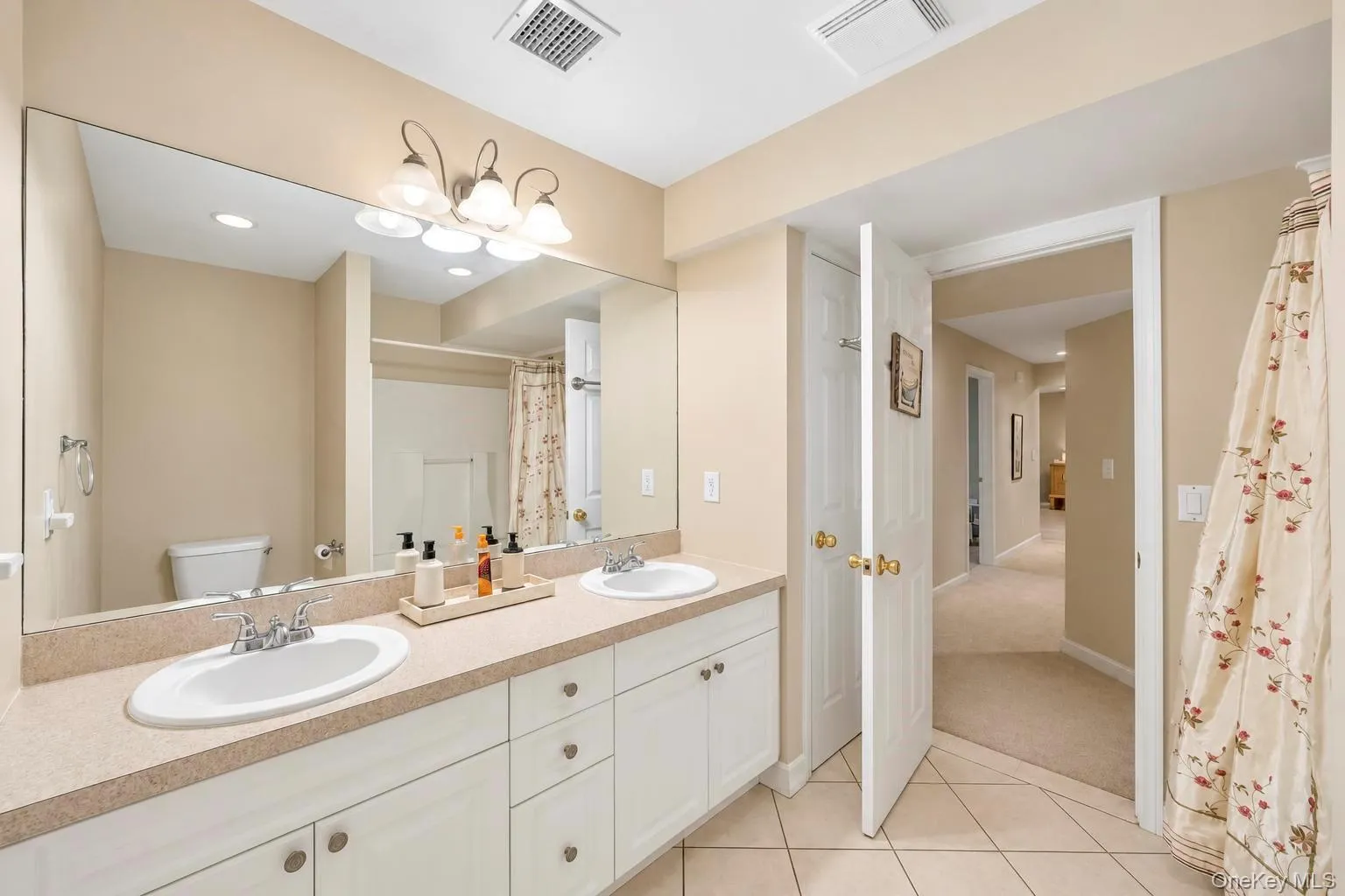 7 Wood Hollow Drive, Southampton, NY, 4 Bedrooms Bedrooms, 9 Rooms Rooms,2 BathroomsBathrooms,Residential,For Rent,Wood Hollow,0,1047038 7 Wood Hollow Drive, Southampton, NY, 4 Bedrooms Bedrooms, 9 Rooms Rooms,2 BathroomsBathrooms,Residential,For Rent,Wood Hollow,0,1047038