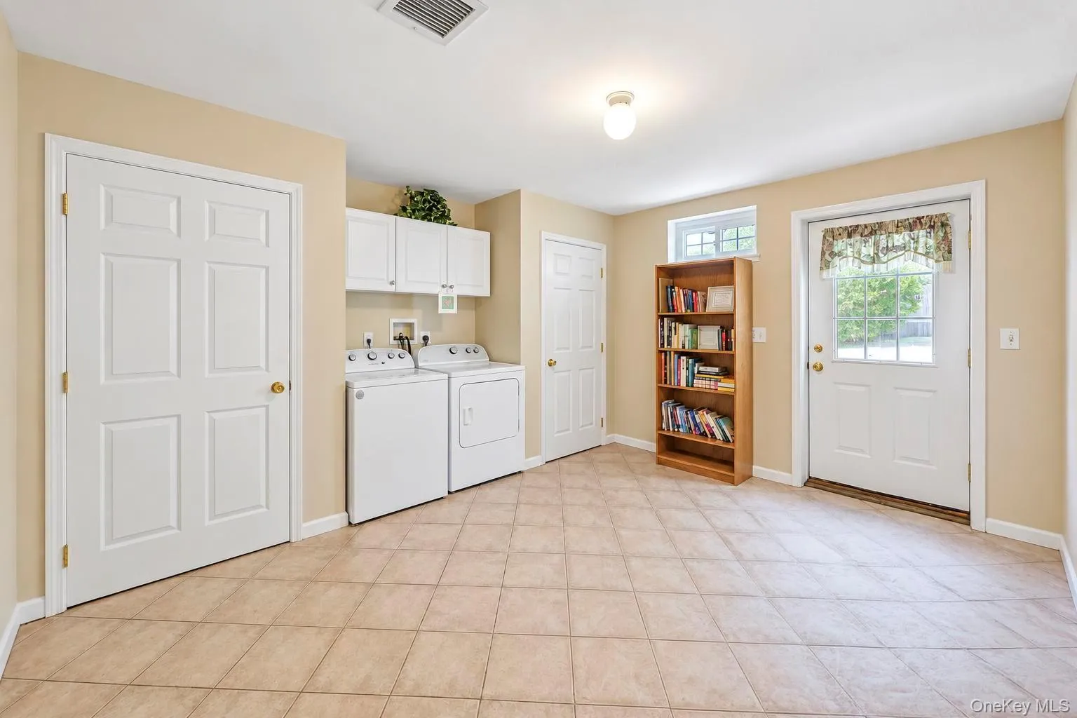 7 Wood Hollow Drive, Southampton, NY, 4 Bedrooms Bedrooms, 9 Rooms Rooms,2 BathroomsBathrooms,Residential,For Rent,Wood Hollow,0,1047038 7 Wood Hollow Drive, Southampton, NY, 4 Bedrooms Bedrooms, 9 Rooms Rooms,2 BathroomsBathrooms,Residential,For Rent,Wood Hollow,0,1047038