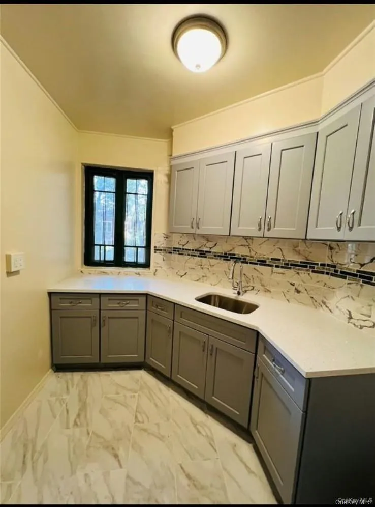 2033 Mc Graw Avenue, New York, NY, 2 Bedroom Bedrooms, 4 Room Rooms,1 BathroomBathrooms,Residential Lease,For Rent,Mc Graw,0,1047041 2033 Mc Graw Avenue, New York, NY, 2 Bedroom Bedrooms, 4 Room Rooms,1 BathroomBathrooms,Residential Lease,For Rent,Mc Graw,0,1047041