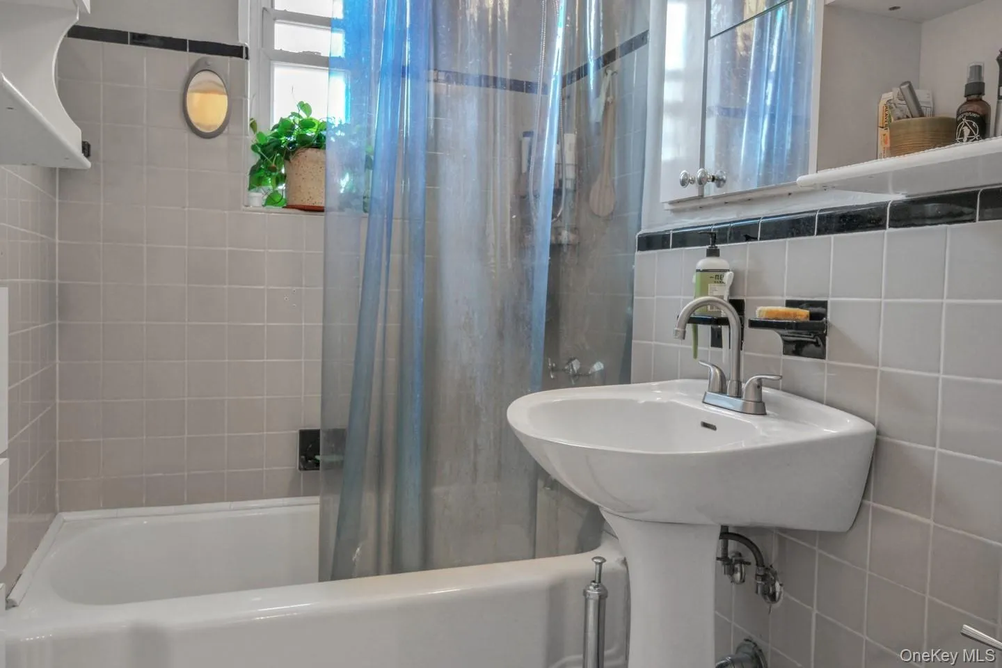35-40 75th Street, New York, NY, 1 Bedroom Bedrooms, 3 Rooms Rooms,1 BathroomBathrooms,Residential,For Rent,75th,0,1047042 35-40 75th Street, New York, NY, 1 Bedroom Bedrooms, 3 Rooms Rooms,1 BathroomBathrooms,Residential,For Rent,75th,0,1047042