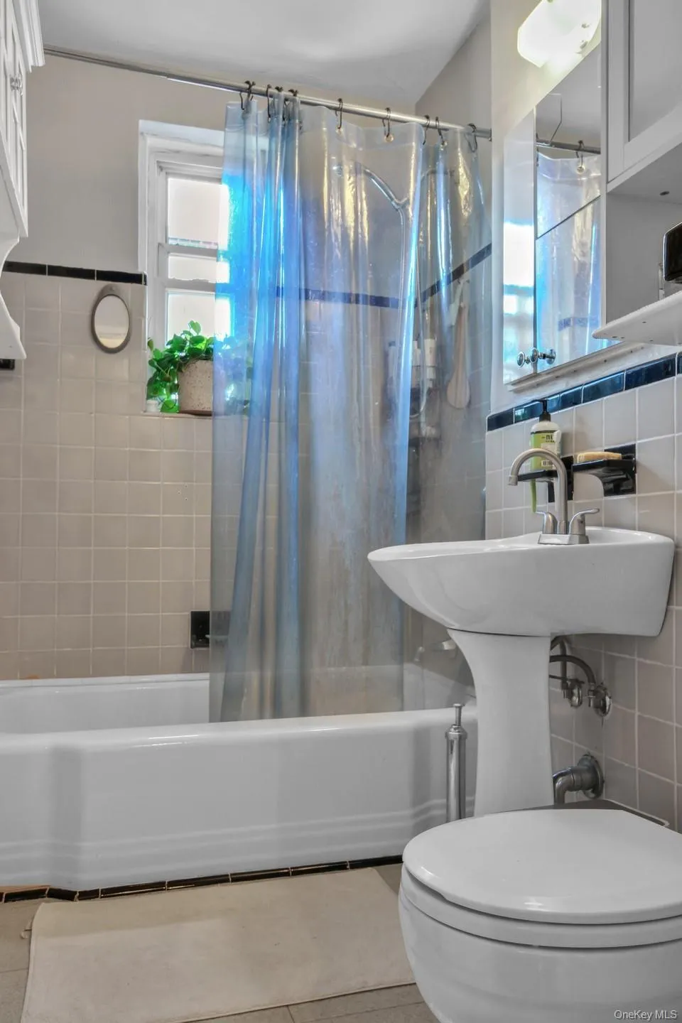 35-40 75th Street, New York, NY, 1 Bedroom Bedrooms, 3 Rooms Rooms,1 BathroomBathrooms,Residential,For Rent,75th,0,1047042 35-40 75th Street, New York, NY, 1 Bedroom Bedrooms, 3 Rooms Rooms,1 BathroomBathrooms,Residential,For Rent,75th,0,1047042