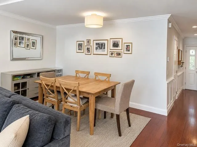 Dining area in combination with living room Dining area in combination with living room