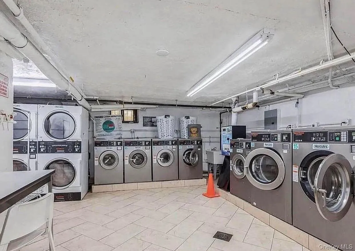 37-21 80th Street, New York, NY, 1 Bedroom Bedrooms, 3 Room Rooms,1 BathroomBathrooms,Residential Lease,For Rent,80th,0,1047063 37-21 80th Street, New York, NY, 1 Bedroom Bedrooms, 3 Room Rooms,1 BathroomBathrooms,Residential Lease,For Rent,80th,0,1047063