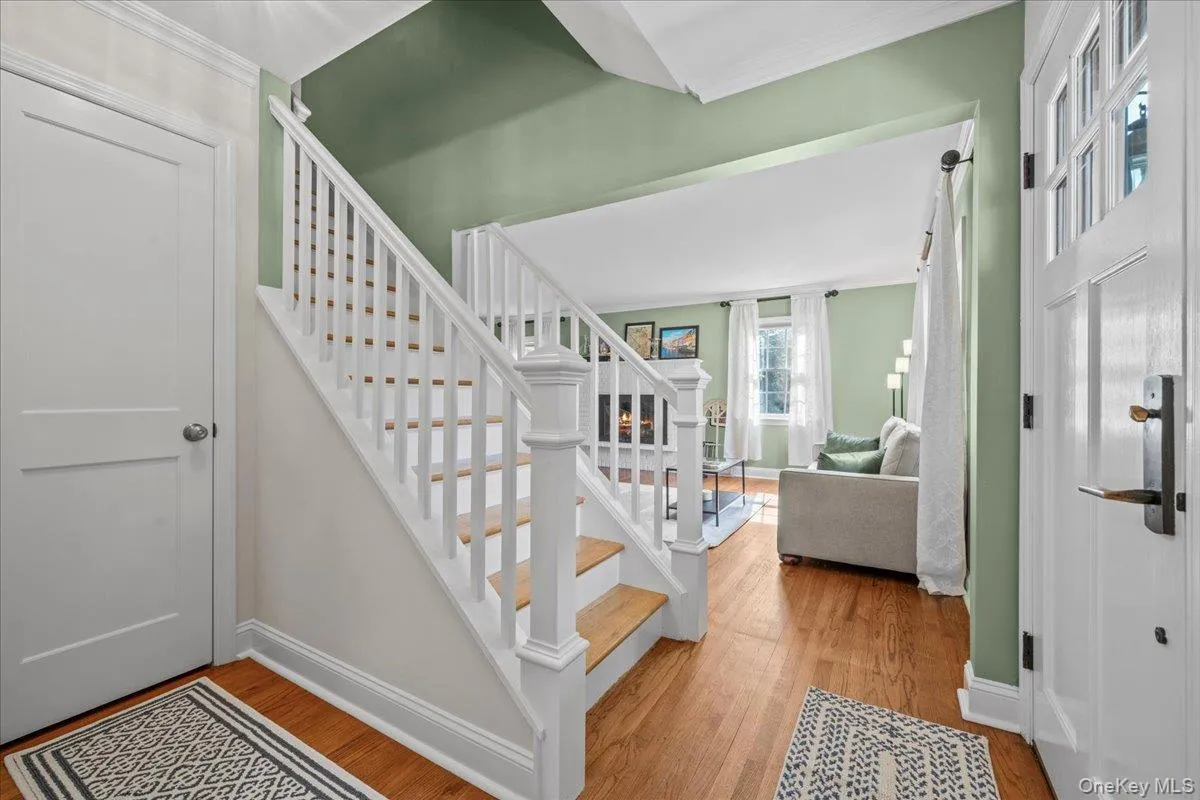 40 Branford Road, Greenburgh, NY, 4 Bedrooms Bedrooms, 9 Rooms Rooms,2 BathroomsBathrooms,Residential,For Rent,Branford,0,1047069 40 Branford Road, Greenburgh, NY, 4 Bedrooms Bedrooms, 9 Rooms Rooms,2 BathroomsBathrooms,Residential,For Rent,Branford,0,1047069