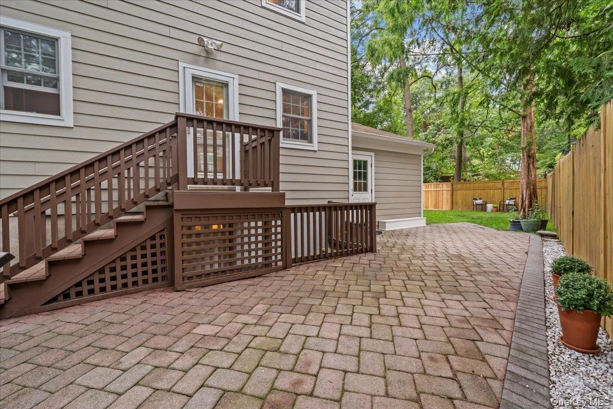 40 Branford Road, Greenburgh, NY, 4 Bedrooms Bedrooms, 9 Rooms Rooms,2 BathroomsBathrooms,Residential,For Rent,Branford,0,1047069 40 Branford Road, Greenburgh, NY, 4 Bedrooms Bedrooms, 9 Rooms Rooms,2 BathroomsBathrooms,Residential,For Rent,Branford,0,1047069