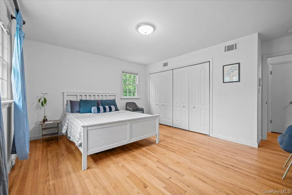 40 Branford Road, Greenburgh, NY, 4 Bedrooms Bedrooms, 9 Rooms Rooms,2 BathroomsBathrooms,Residential,For Rent,Branford,0,1047069 40 Branford Road, Greenburgh, NY, 4 Bedrooms Bedrooms, 9 Rooms Rooms,2 BathroomsBathrooms,Residential,For Rent,Branford,0,1047069
