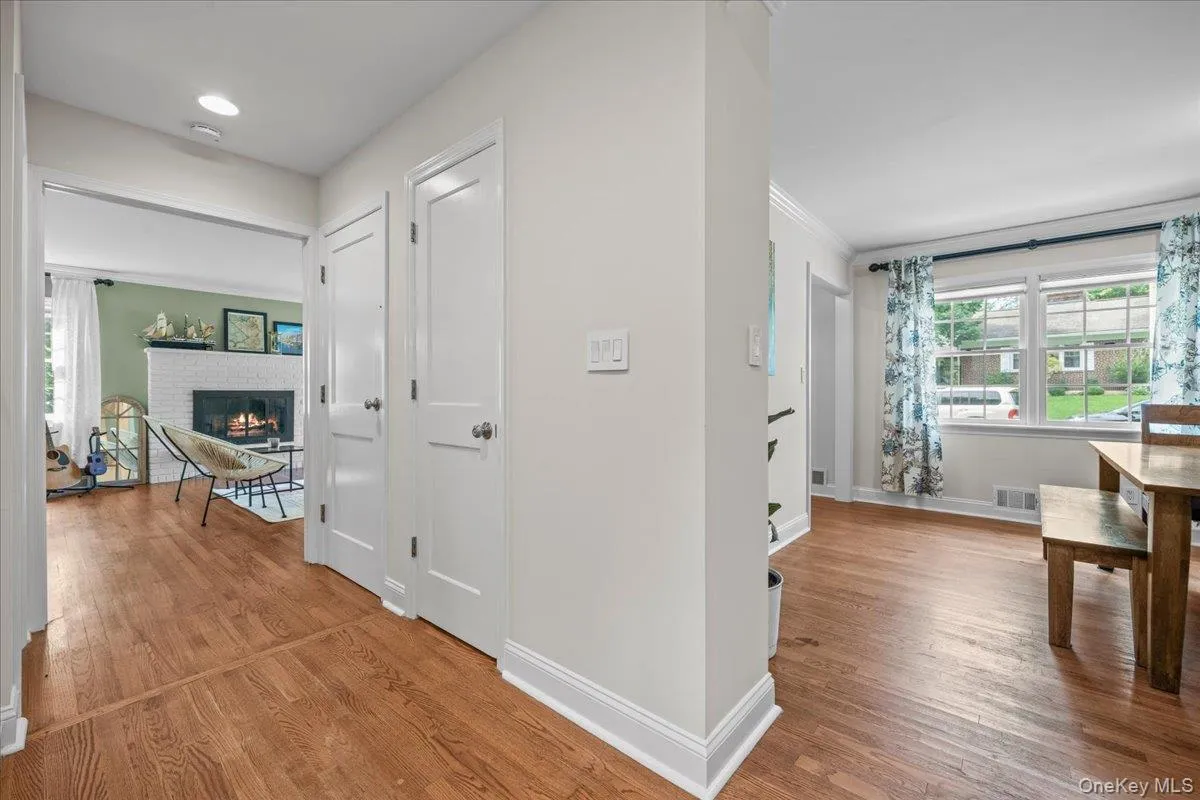 40 Branford Road, Greenburgh, NY, 4 Bedrooms Bedrooms, 9 Rooms Rooms,2 BathroomsBathrooms,Residential,For Rent,Branford,0,1047069 40 Branford Road, Greenburgh, NY, 4 Bedrooms Bedrooms, 9 Rooms Rooms,2 BathroomsBathrooms,Residential,For Rent,Branford,0,1047069
