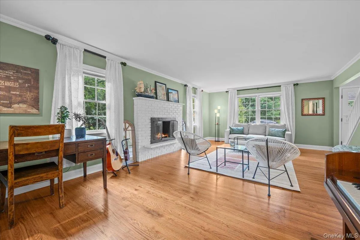 40 Branford Road, Greenburgh, NY, 4 Bedrooms Bedrooms, 9 Rooms Rooms,2 BathroomsBathrooms,Residential,For Rent,Branford,0,1047069 40 Branford Road, Greenburgh, NY, 4 Bedrooms Bedrooms, 9 Rooms Rooms,2 BathroomsBathrooms,Residential,For Rent,Branford,0,1047069