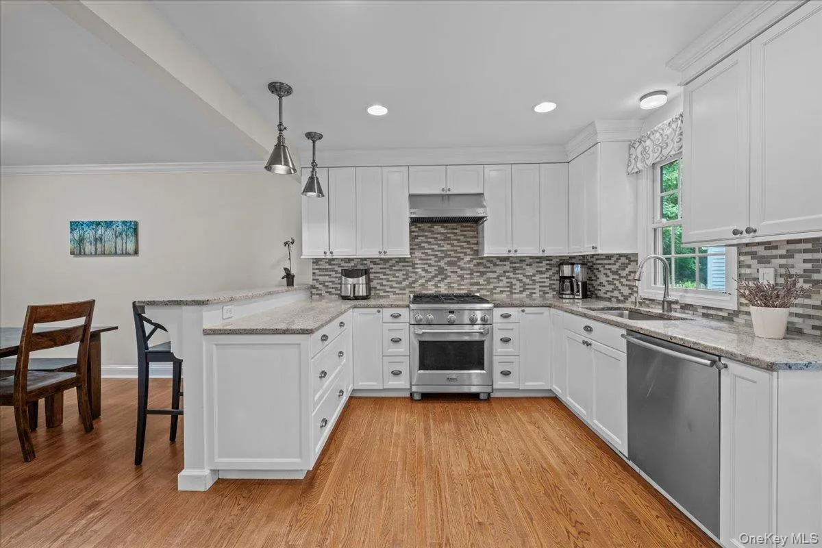 40 Branford Road, Greenburgh, NY, 4 Bedrooms Bedrooms, 9 Rooms Rooms,2 BathroomsBathrooms,Residential,For Rent,Branford,0,1047069 40 Branford Road, Greenburgh, NY, 4 Bedrooms Bedrooms, 9 Rooms Rooms,2 BathroomsBathrooms,Residential,For Rent,Branford,0,1047069