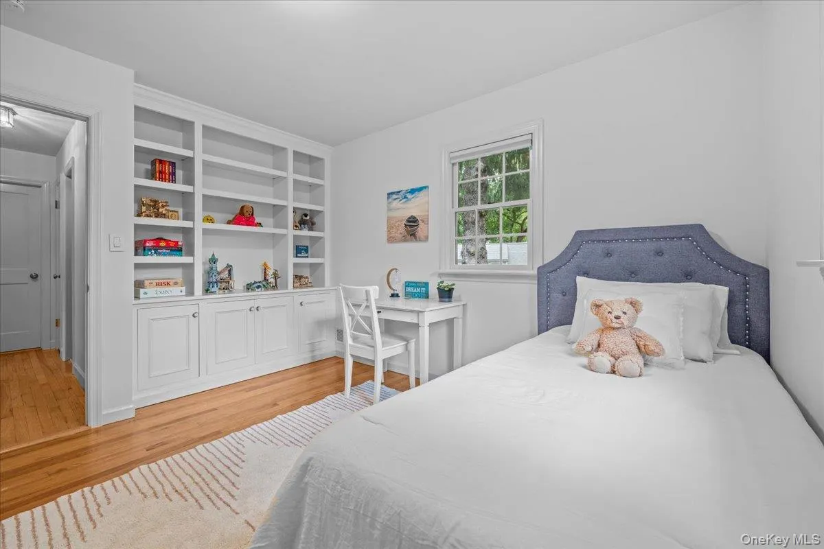 40 Branford Road, Greenburgh, NY, 4 Bedrooms Bedrooms, 9 Rooms Rooms,2 BathroomsBathrooms,Residential,For Rent,Branford,0,1047069 40 Branford Road, Greenburgh, NY, 4 Bedrooms Bedrooms, 9 Rooms Rooms,2 BathroomsBathrooms,Residential,For Rent,Branford,0,1047069