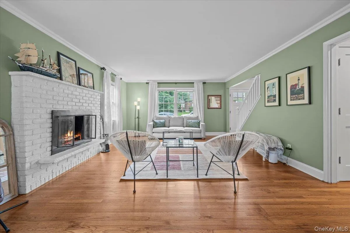 40 Branford Road, Greenburgh, NY, 4 Bedrooms Bedrooms, 9 Rooms Rooms,2 BathroomsBathrooms,Residential,For Rent,Branford,0,1047069 40 Branford Road, Greenburgh, NY, 4 Bedrooms Bedrooms, 9 Rooms Rooms,2 BathroomsBathrooms,Residential,For Rent,Branford,0,1047069