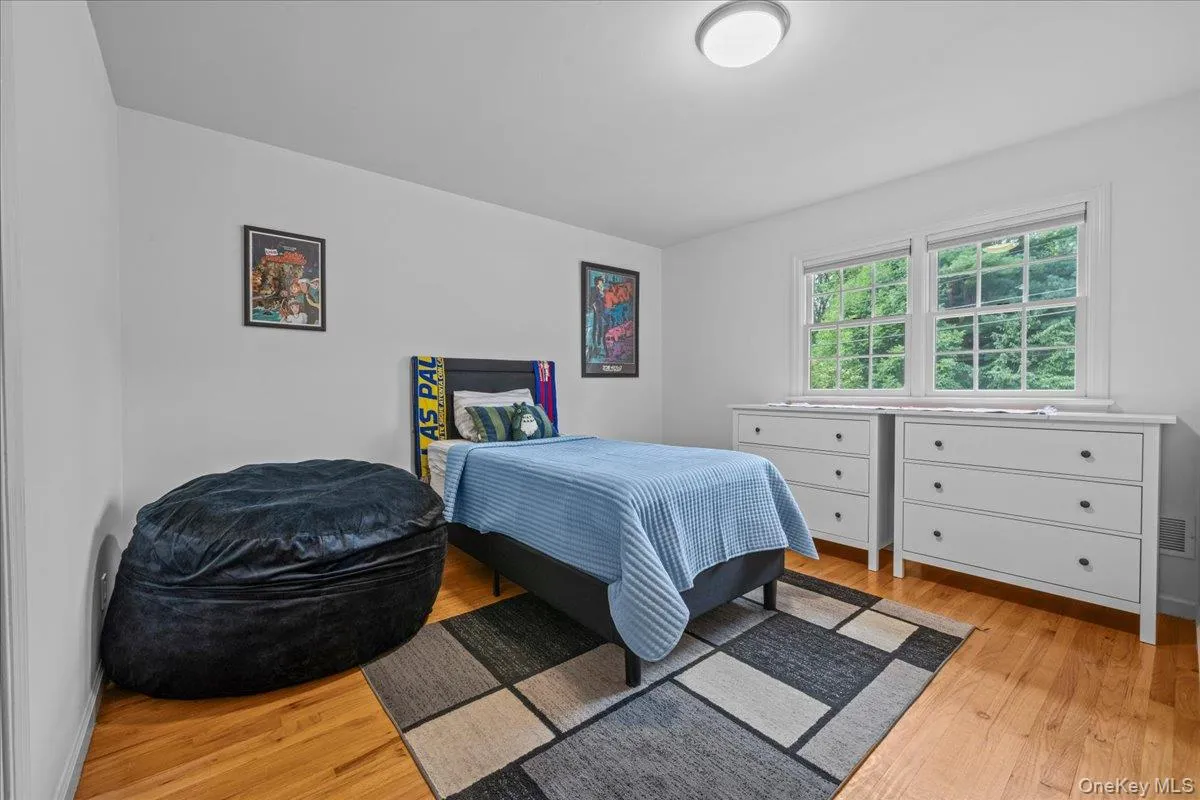 40 Branford Road, Greenburgh, NY, 4 Bedrooms Bedrooms, 9 Rooms Rooms,2 BathroomsBathrooms,Residential,For Rent,Branford,0,1047069 40 Branford Road, Greenburgh, NY, 4 Bedrooms Bedrooms, 9 Rooms Rooms,2 BathroomsBathrooms,Residential,For Rent,Branford,0,1047069