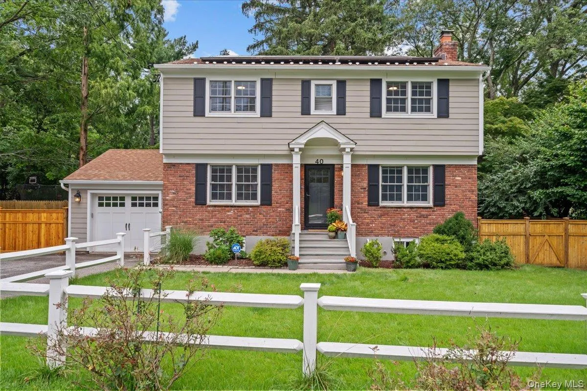 40 Branford Road, Greenburgh, NY, 4 Bedrooms Bedrooms, 9 Rooms Rooms,2 BathroomsBathrooms,Residential,For Rent,Branford,0,1047069 40 Branford Road, Greenburgh, NY, 4 Bedrooms Bedrooms, 9 Rooms Rooms,2 BathroomsBathrooms,Residential,For Rent,Branford,0,1047069